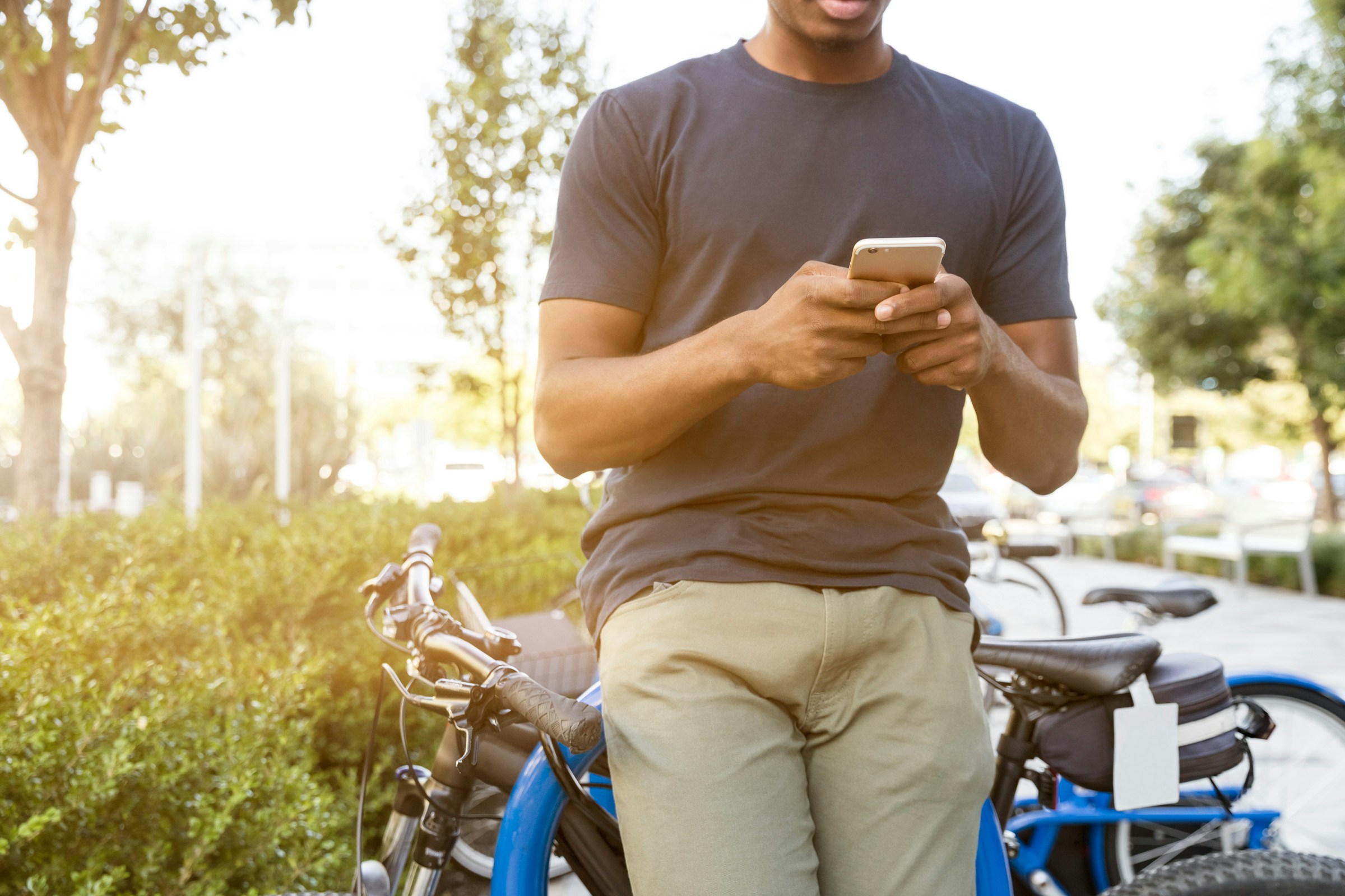 A man using his phone | Source: Unsplash