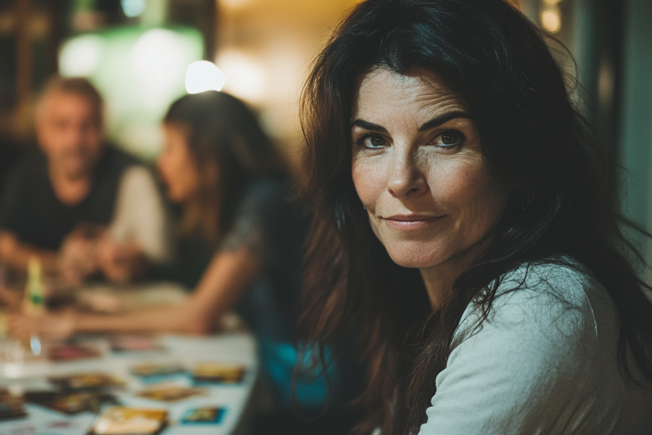 Une femme à une soirée jeux de société | Source : Midjourney