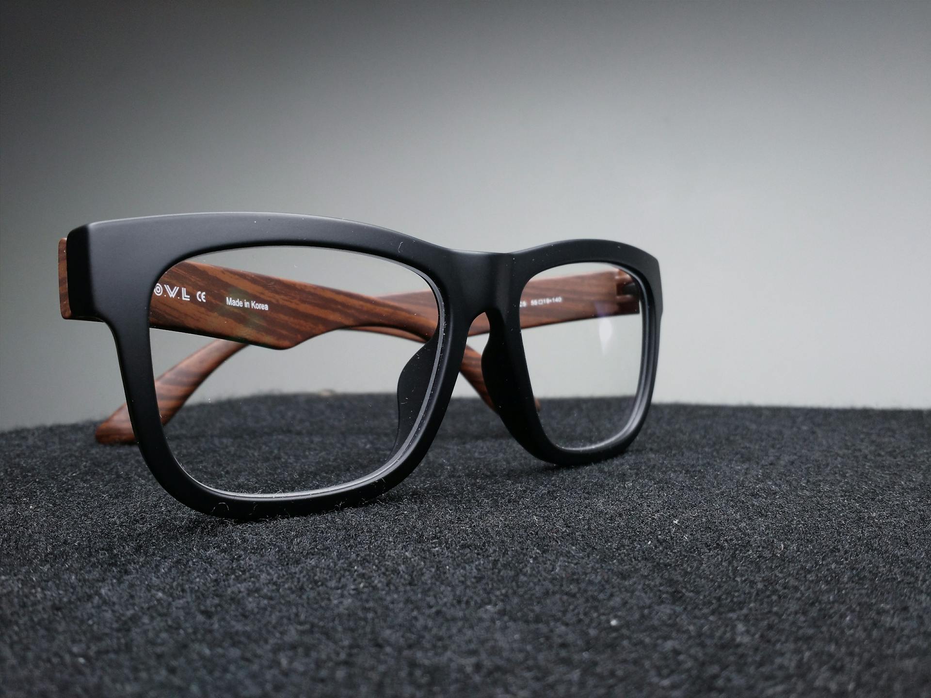 Glasses on a table | Source: Pexels