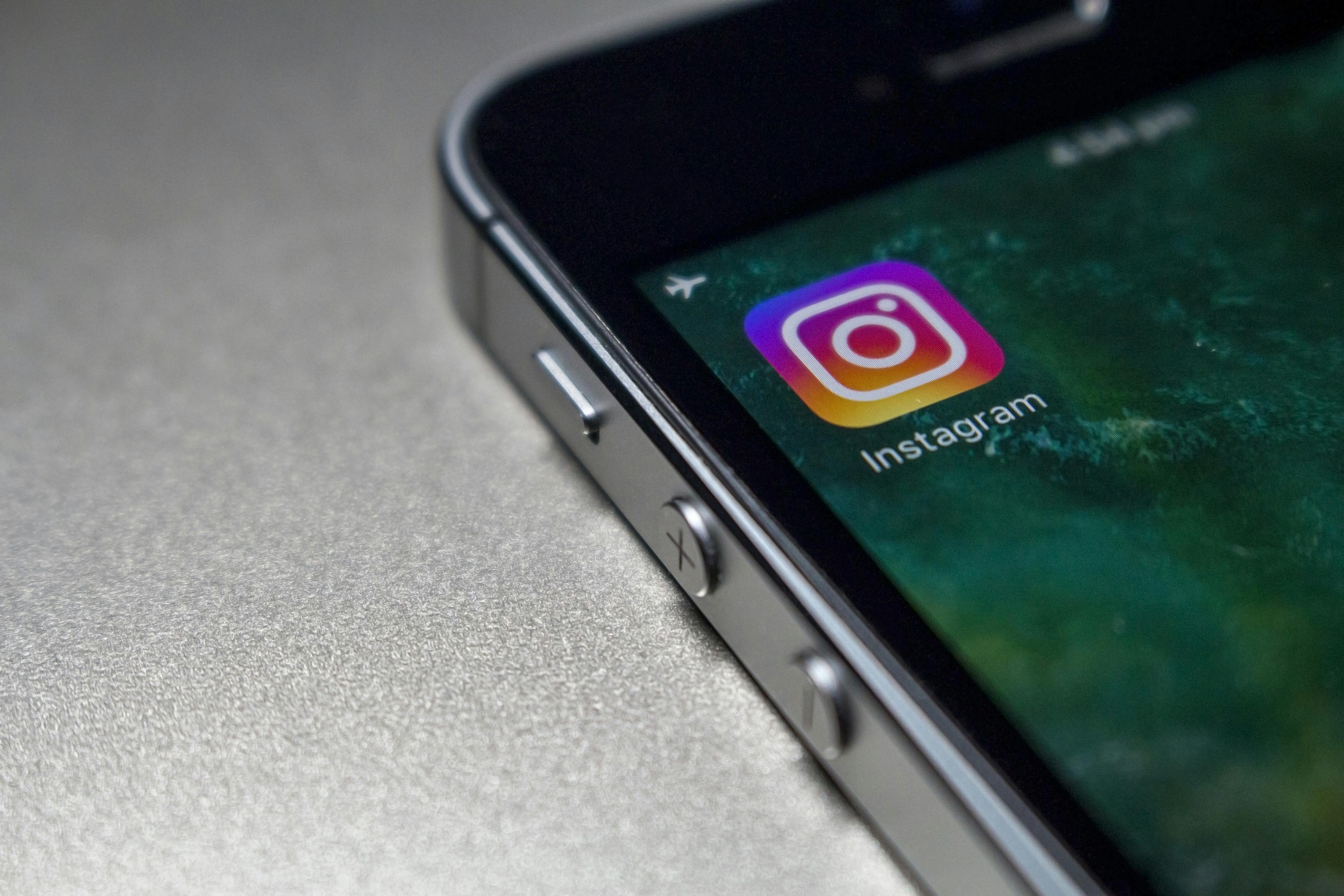 A social media icon on a cellphone | Source: Pexels