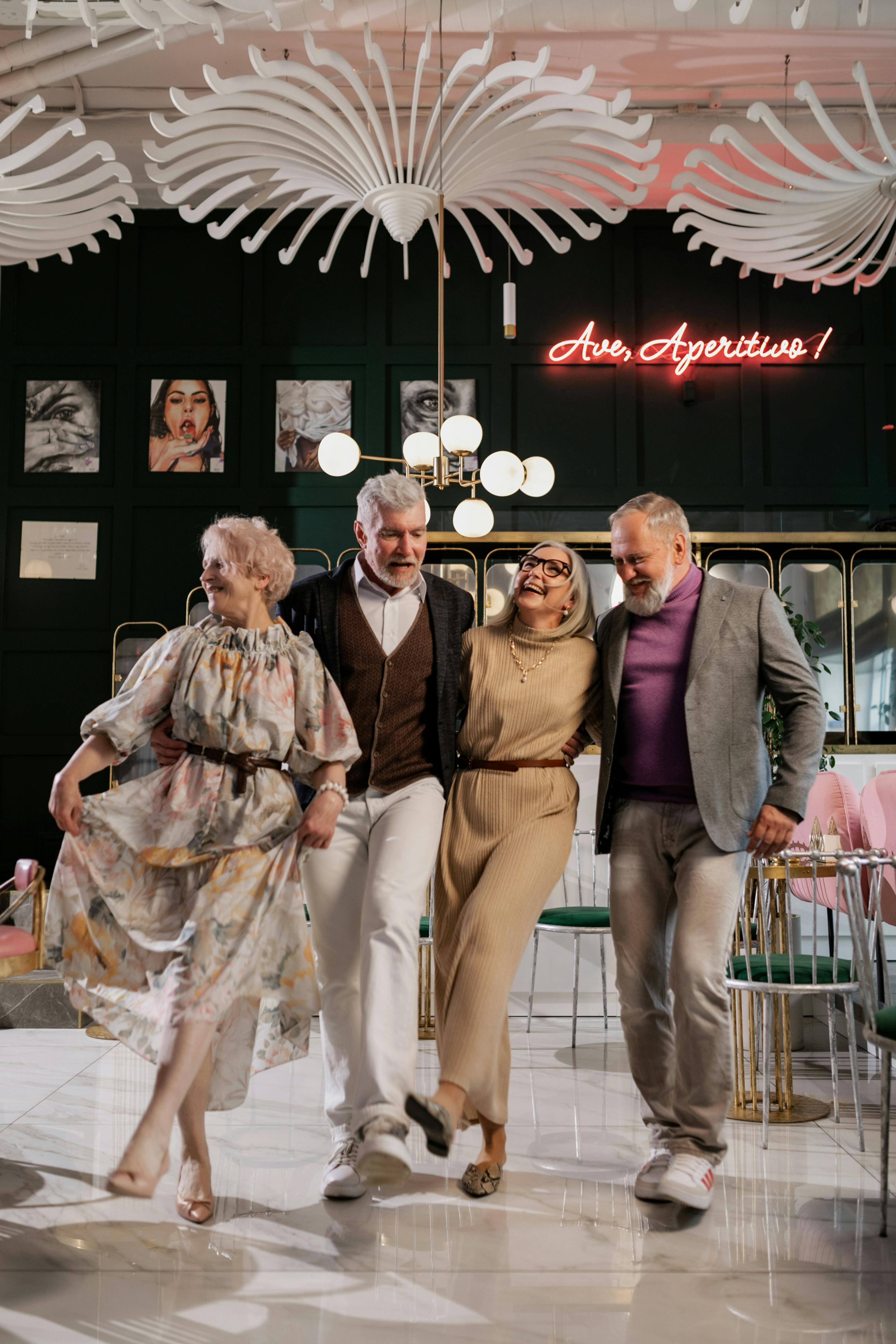 A group of happy older people dancing | Source: Pexels