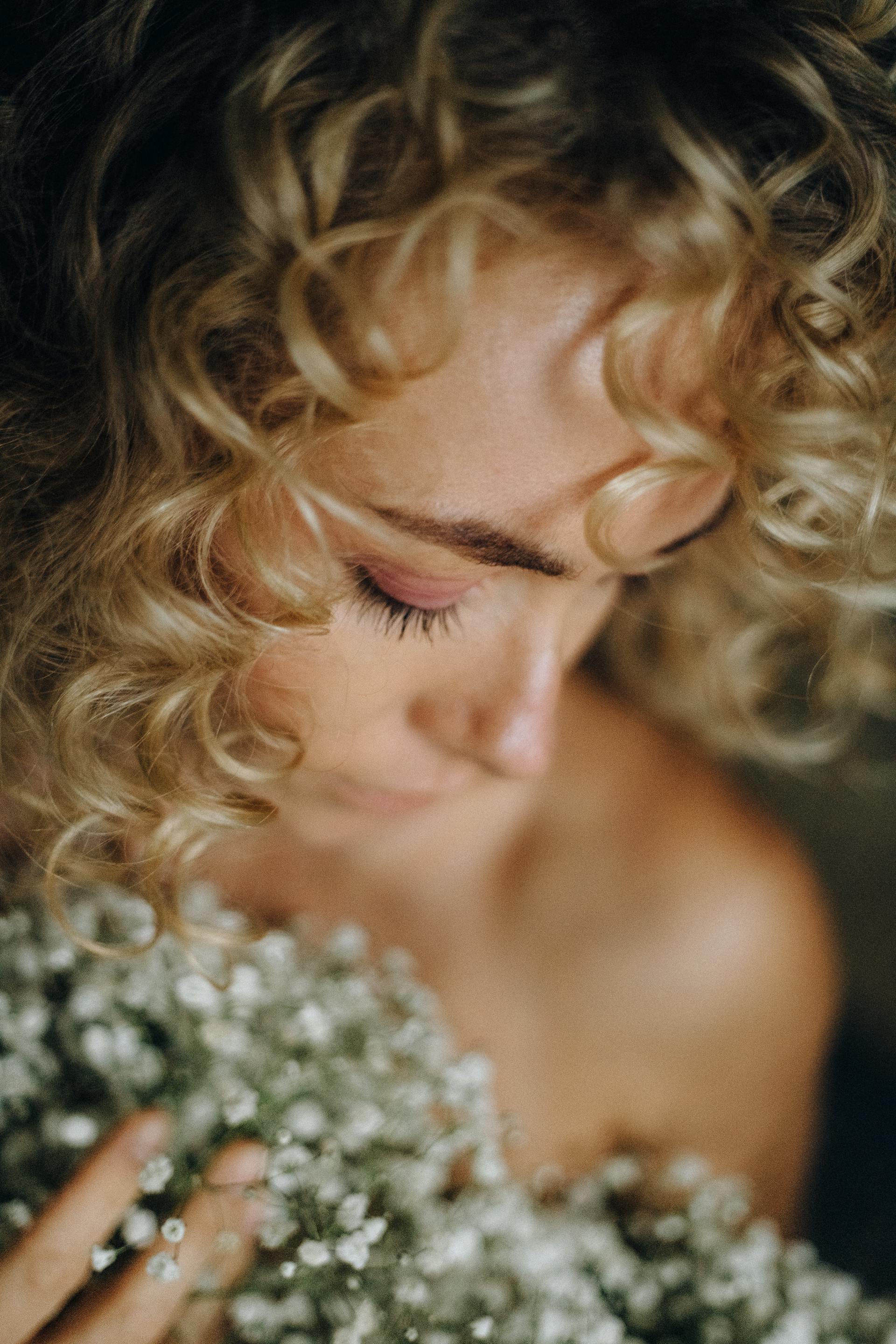 A thoughtful woman | Source: Pexels