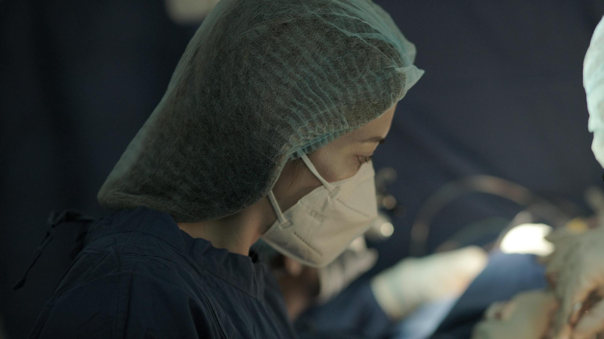 A medical professional dressed for surgery | Source: Pexels