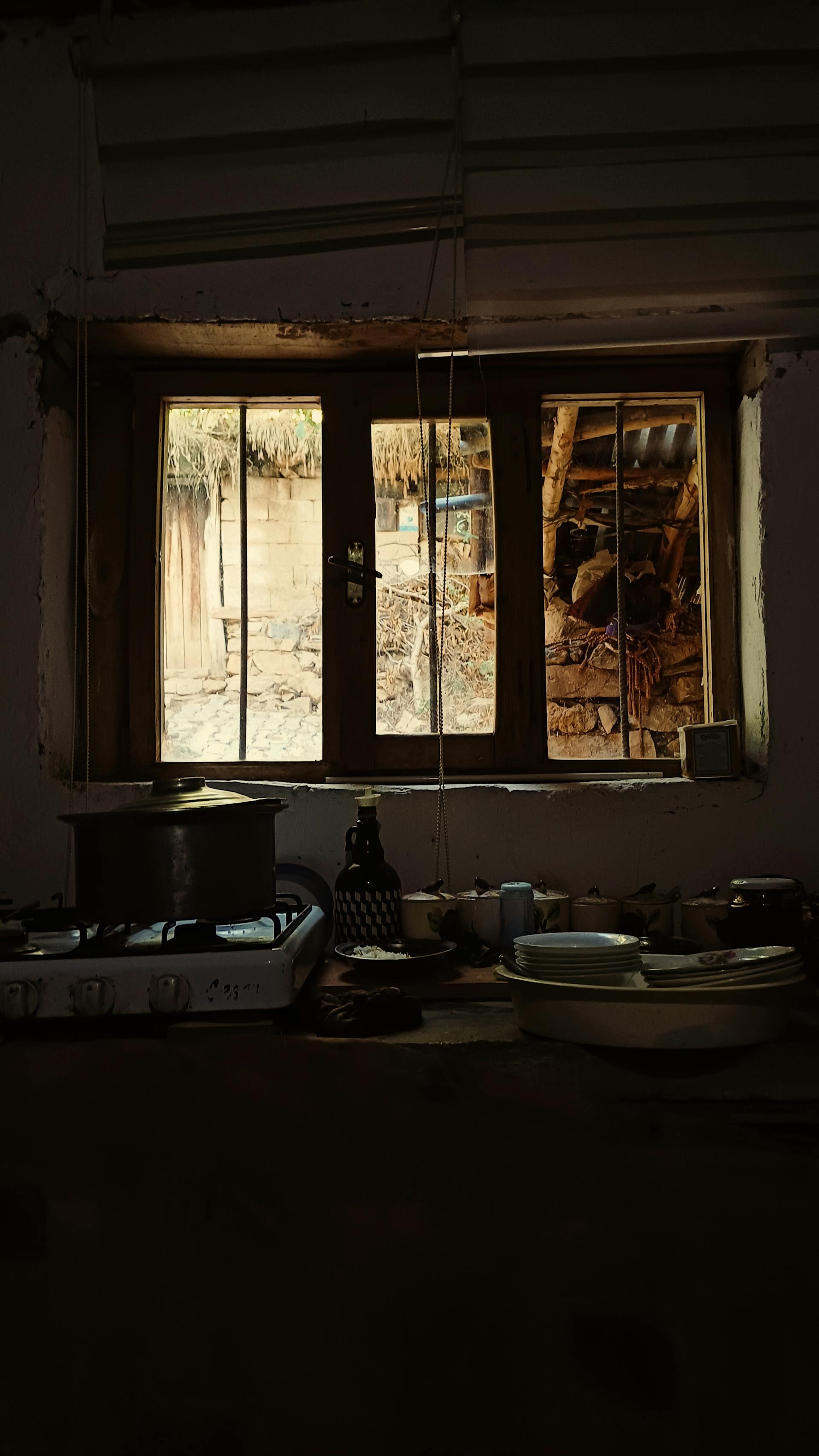 A kitchen window | Source: Pexels