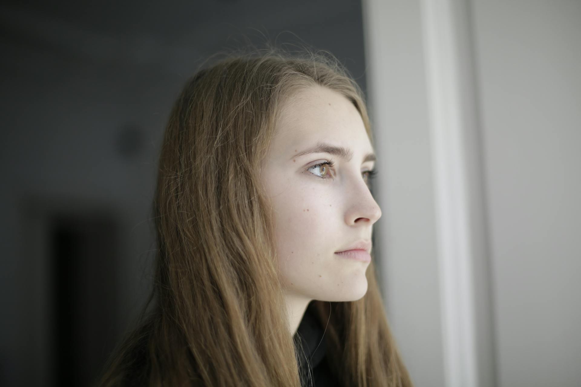 A pensive woman | Source: Pexels