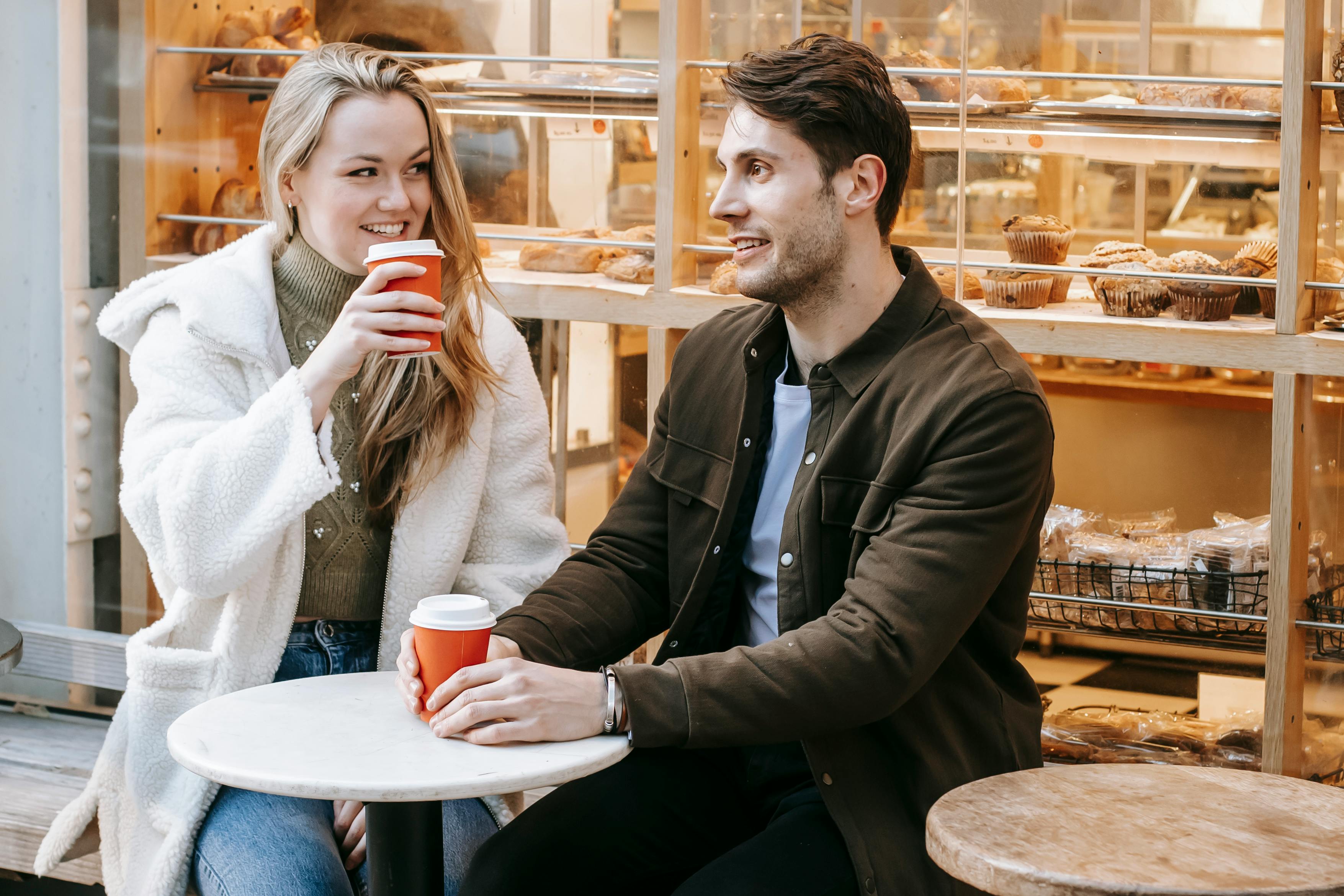 A couple drinking coffee | Source: Pexels