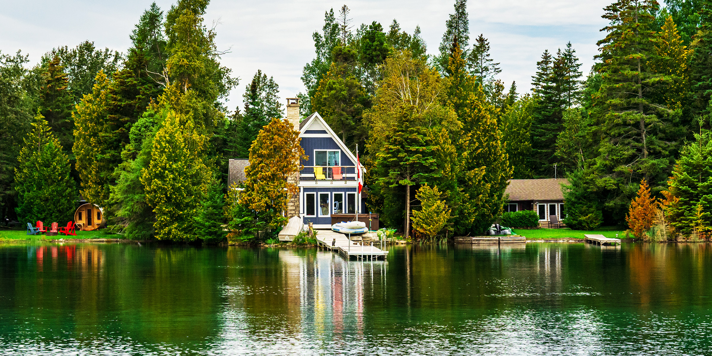 A lake house | Source: Shutterstock