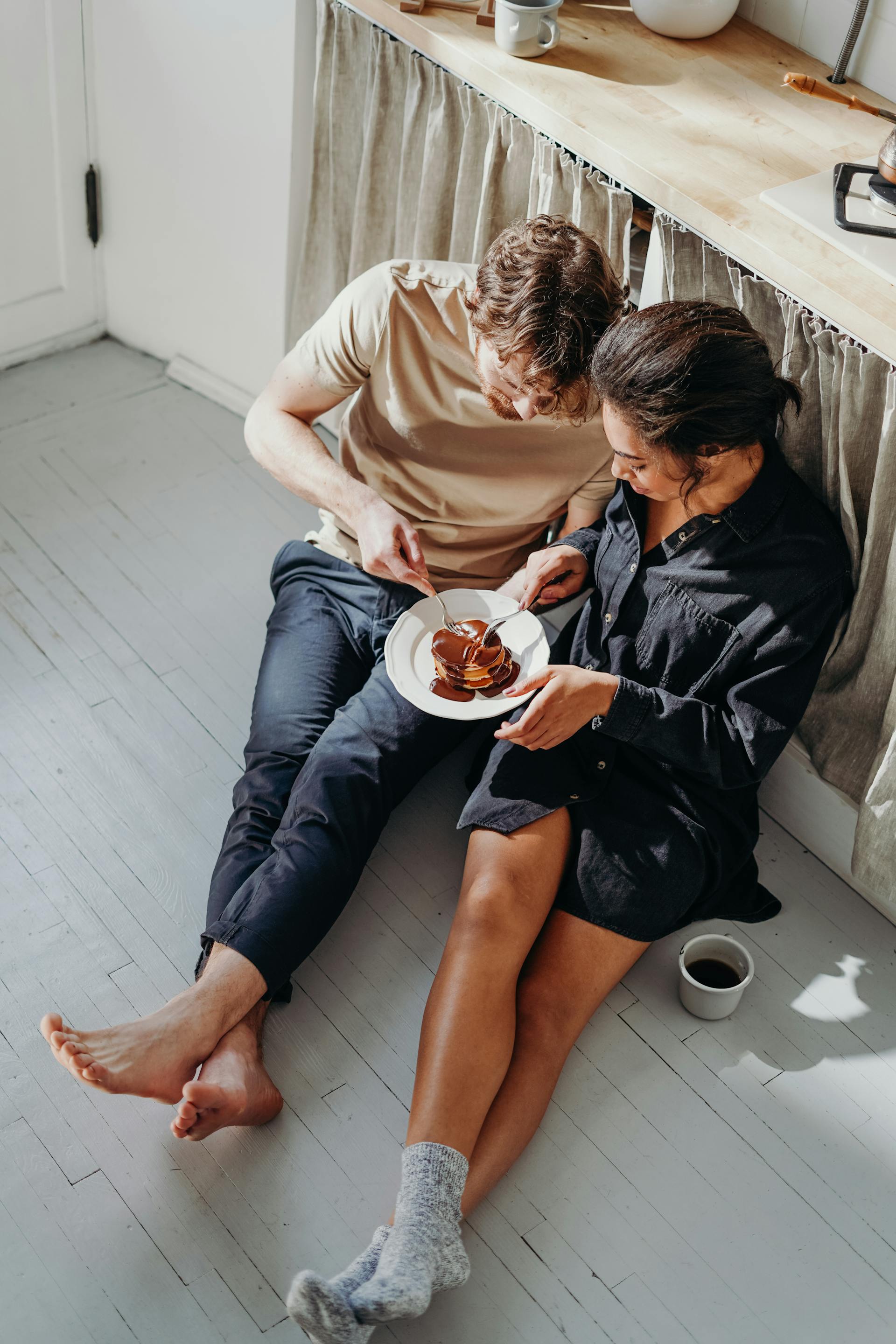 A couple having breakfast together | Source: Pexels