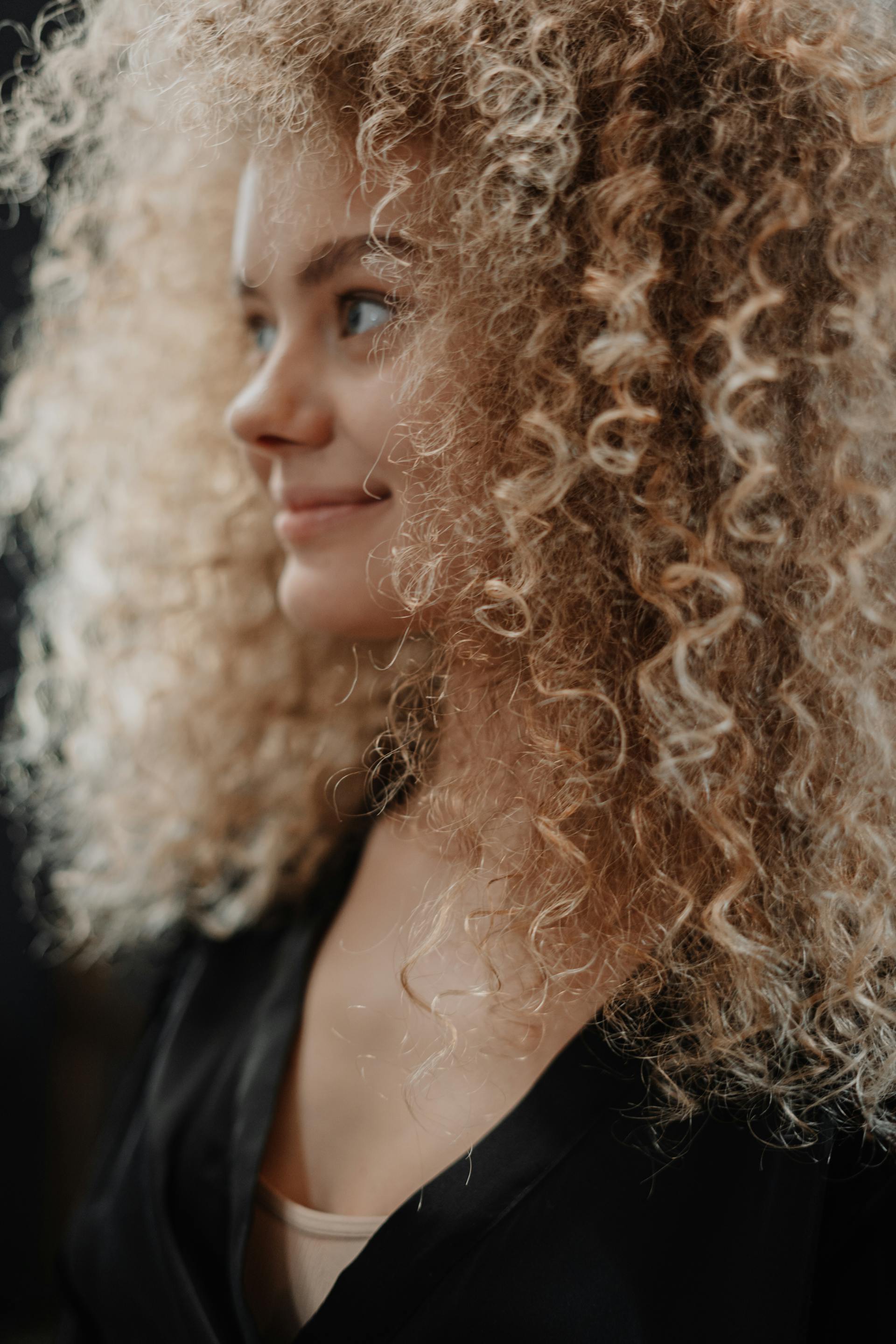 A smiling woman | Source: Pexels