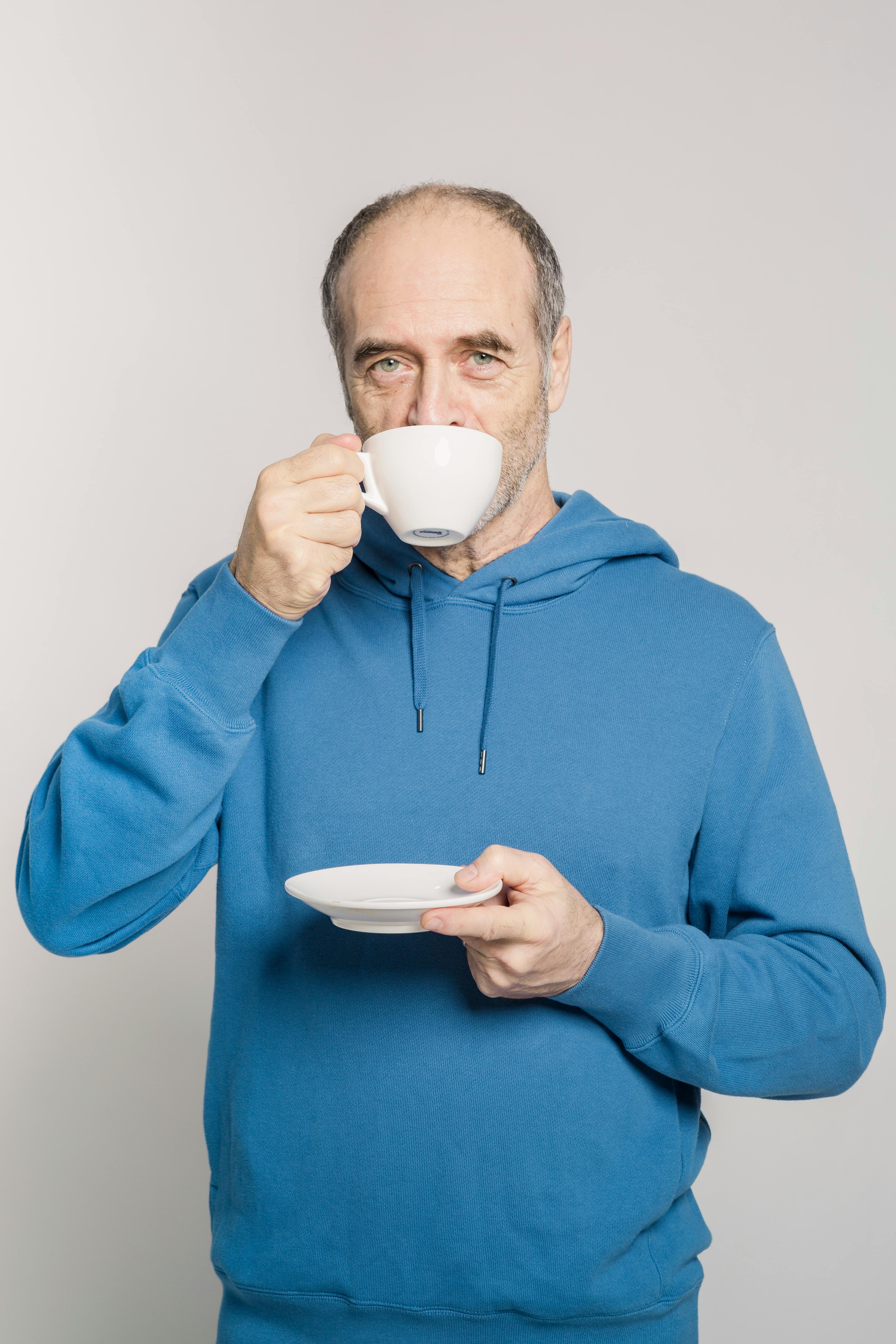 A man drinking tea | Source: Pexels