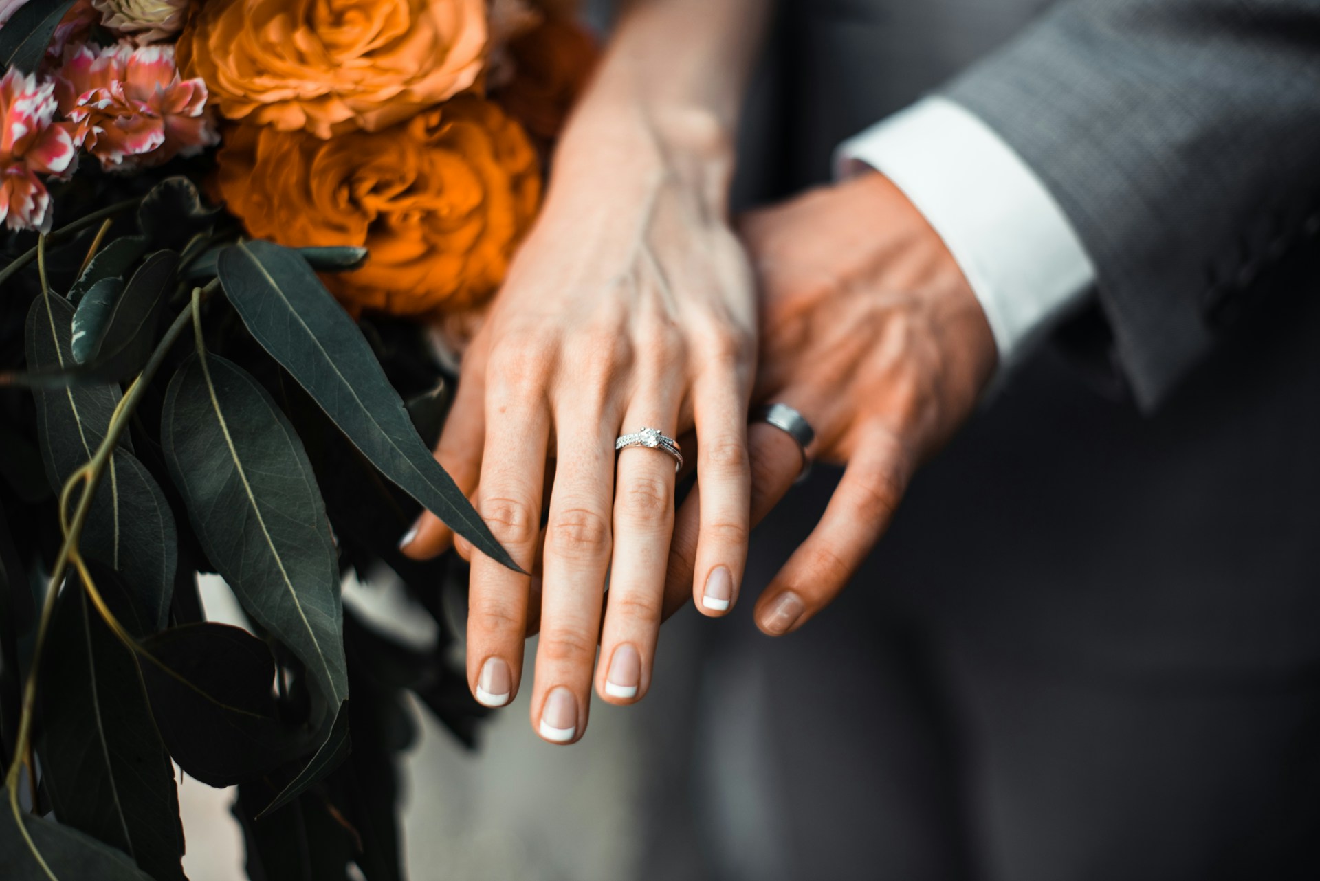 A newlywed couple | Source: Unsplash