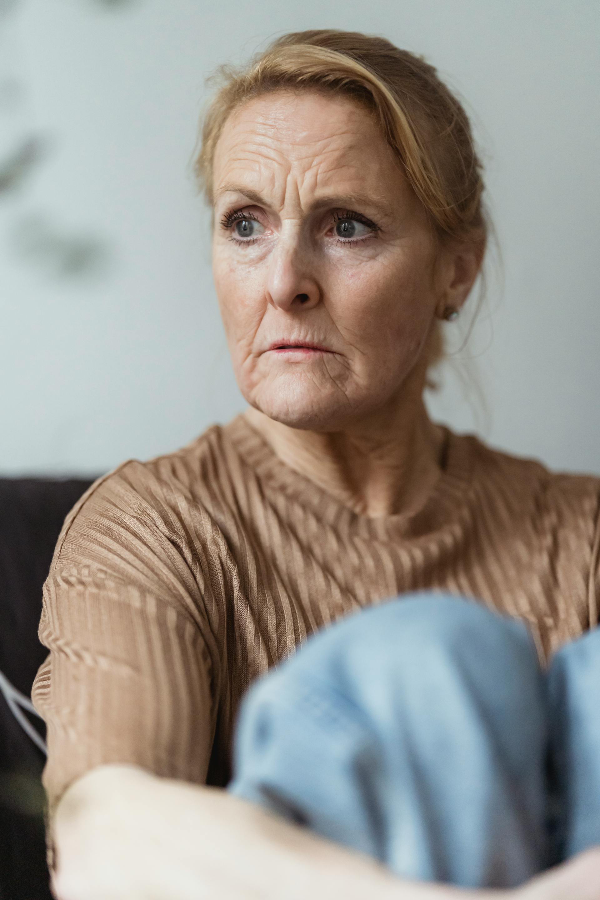 A worried woman | Source: Pexels
