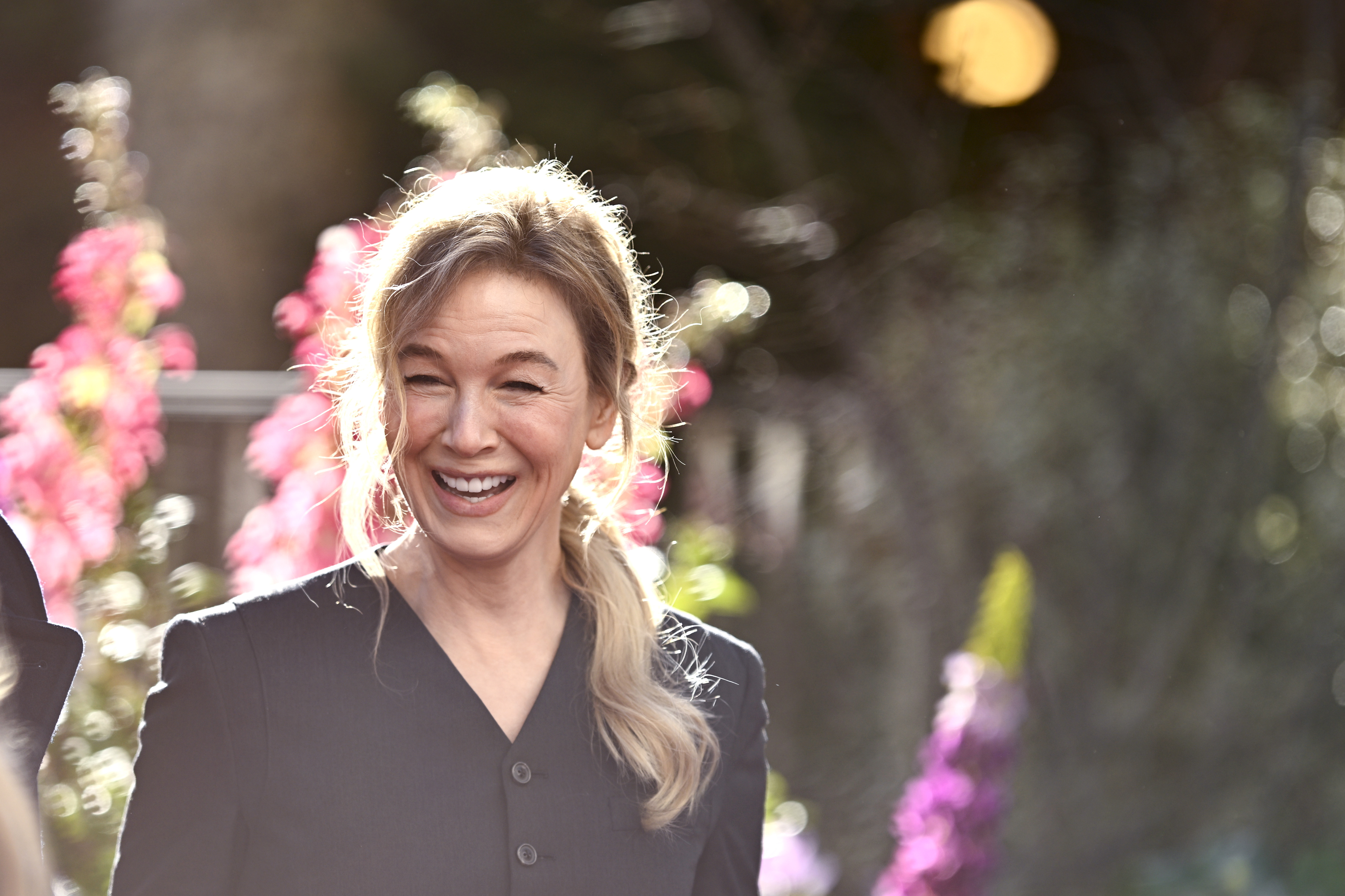 Renée Zellweger attends the "Bridget Jones" Scenes In The Square Statue Unveiling at Leicester Square on November 17, 2025 in London, England. | Source: Getty Images