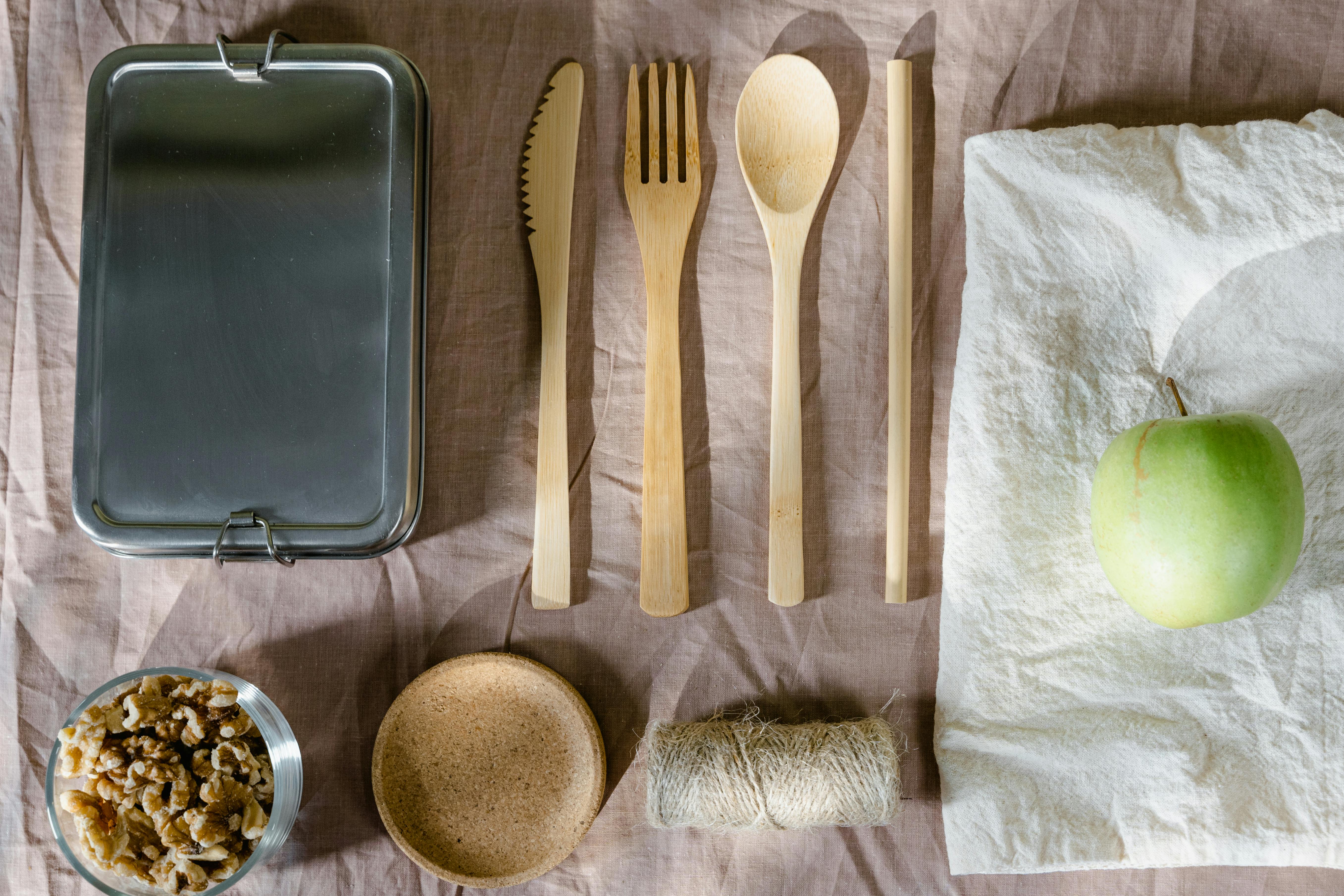 Julia prepares a homemade lunch for her husband | Source: Pexels