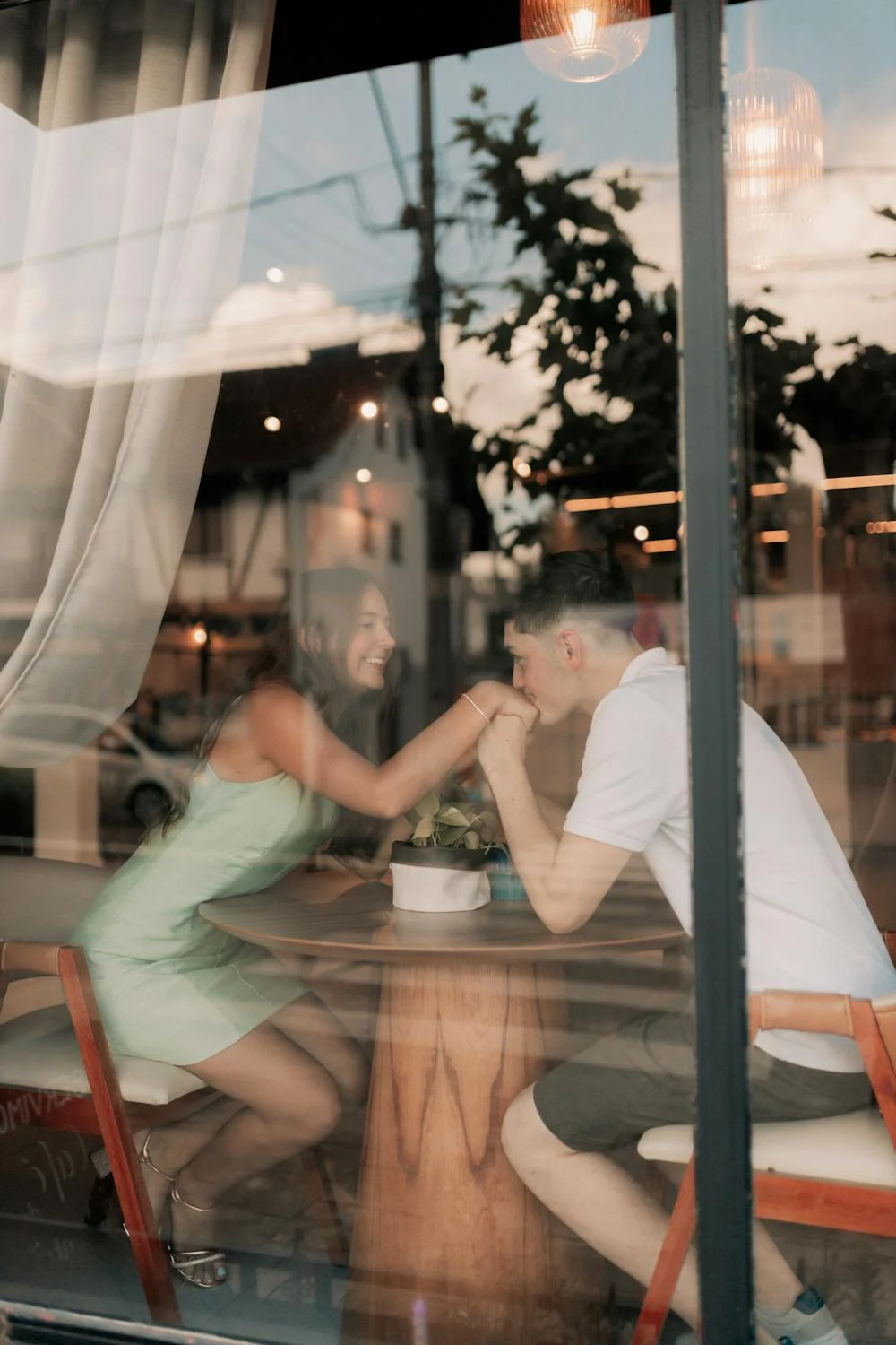 A couple on a date | Source: Pexels