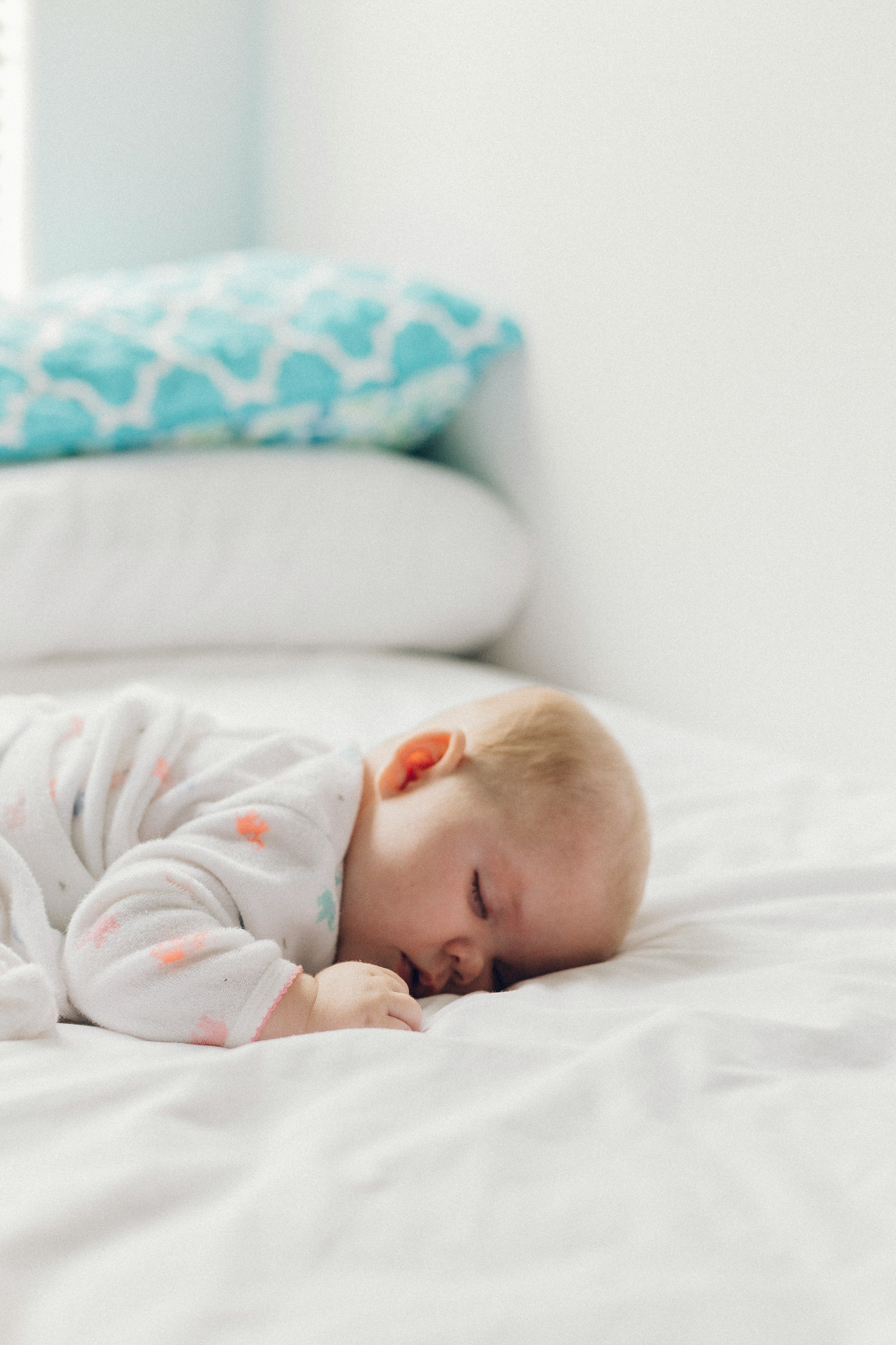 A baby peacefully sleeping | Source: Unsplash