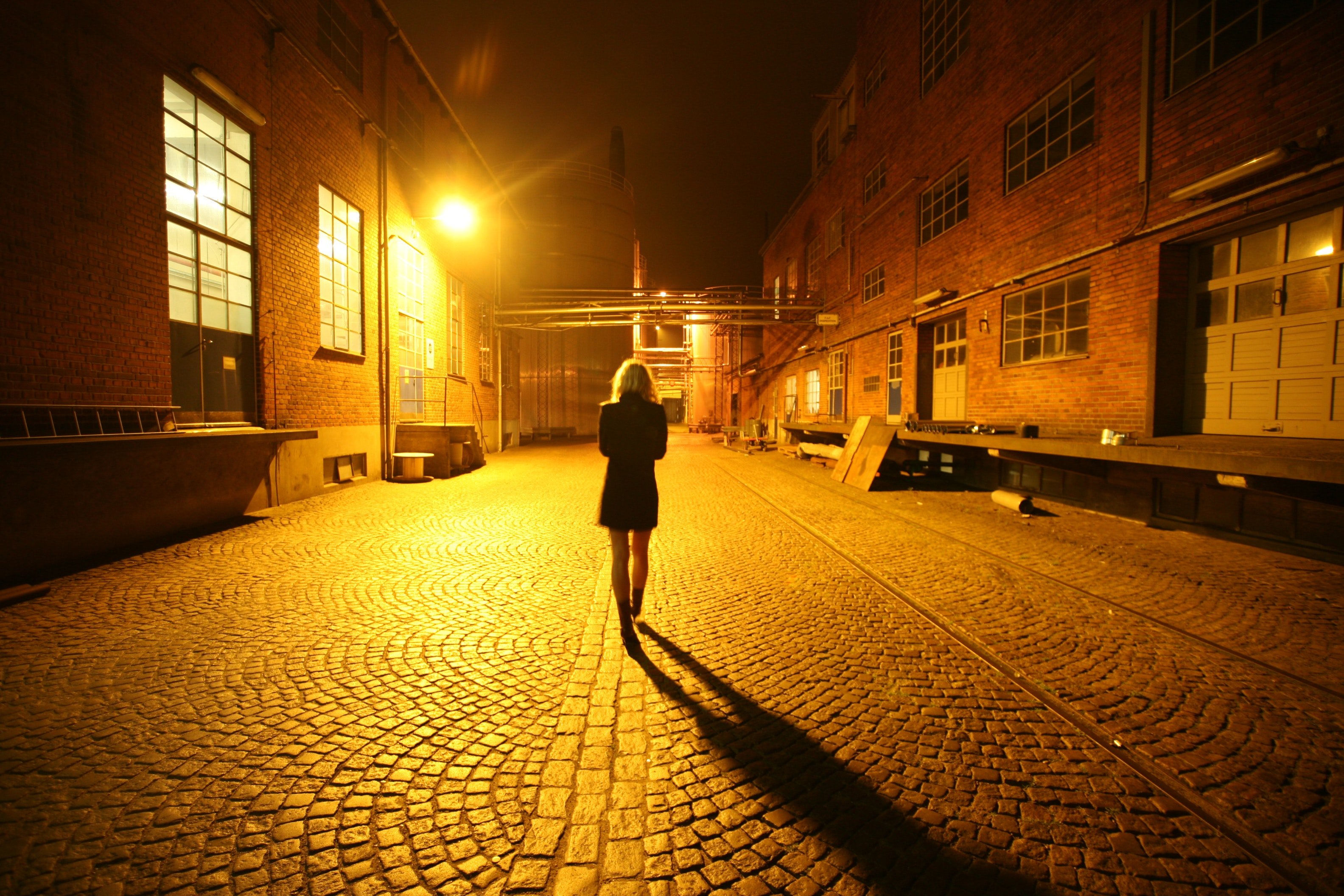 A woman walking on a street | Source: Pexels