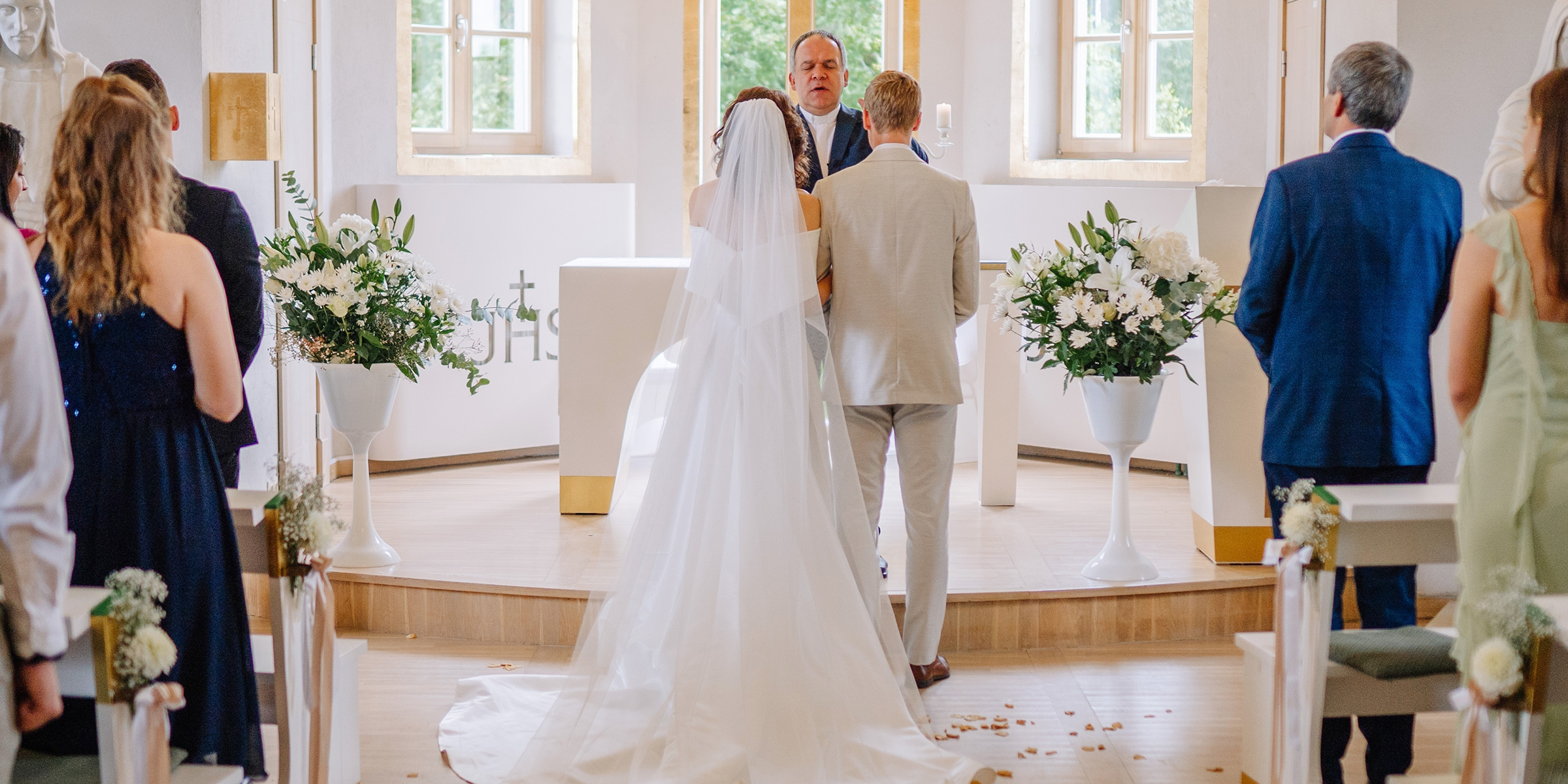 An intimate wedding ceremony | Source: Shutterstock