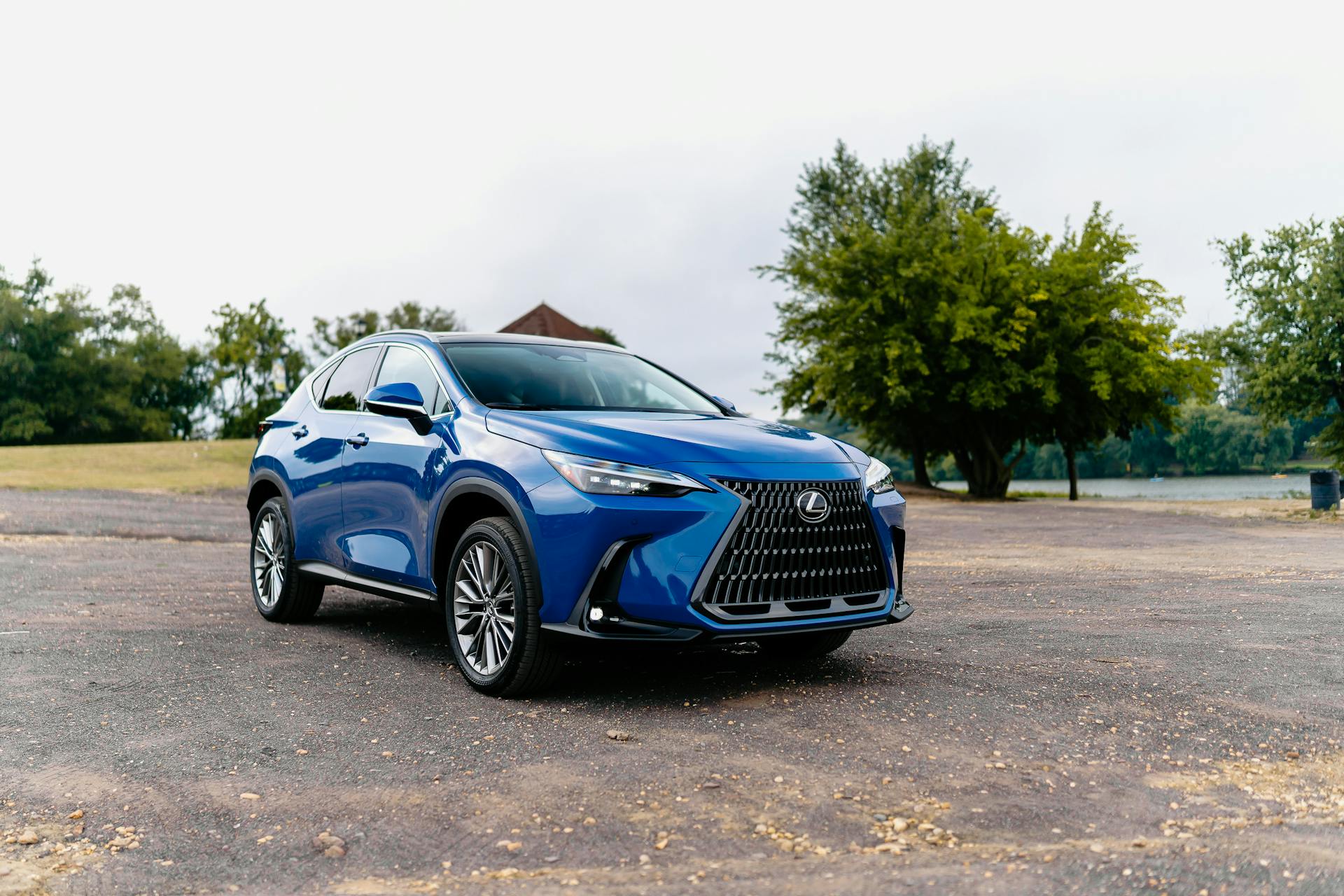 A blue SUV | Source: Pexels