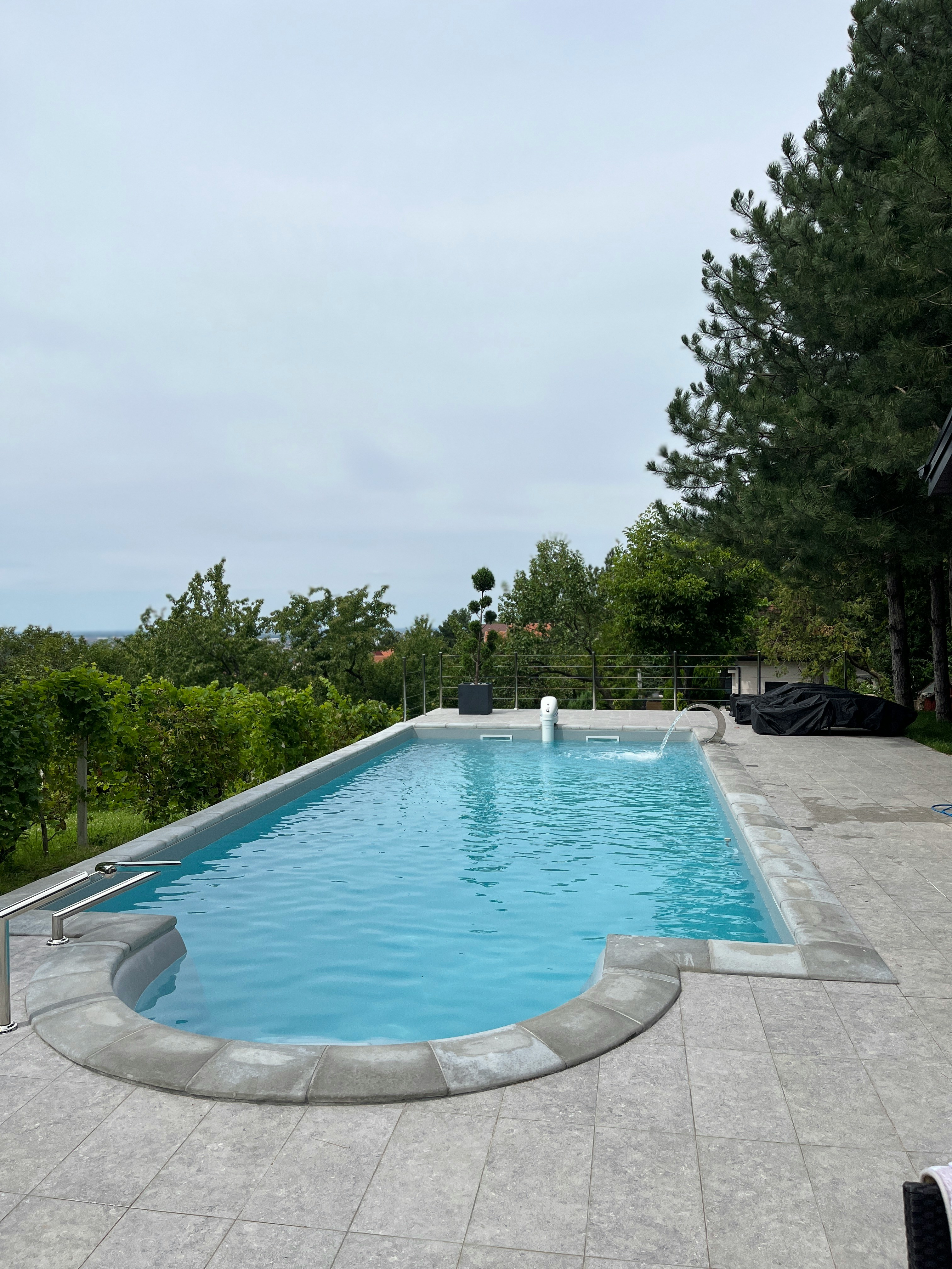 A swimming pool | Source: Unsplash
