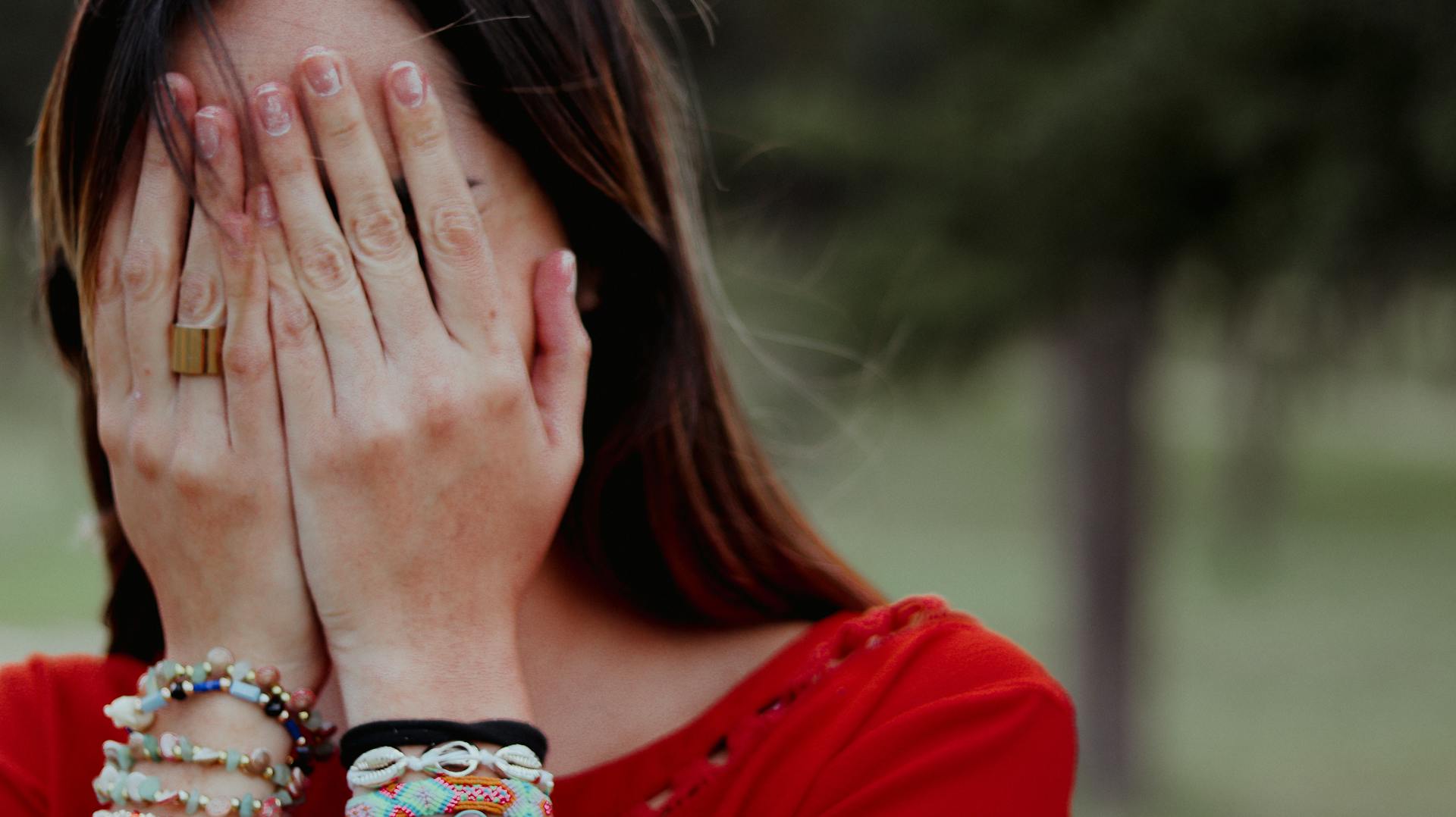 A disheartened woman | Source: Pexels