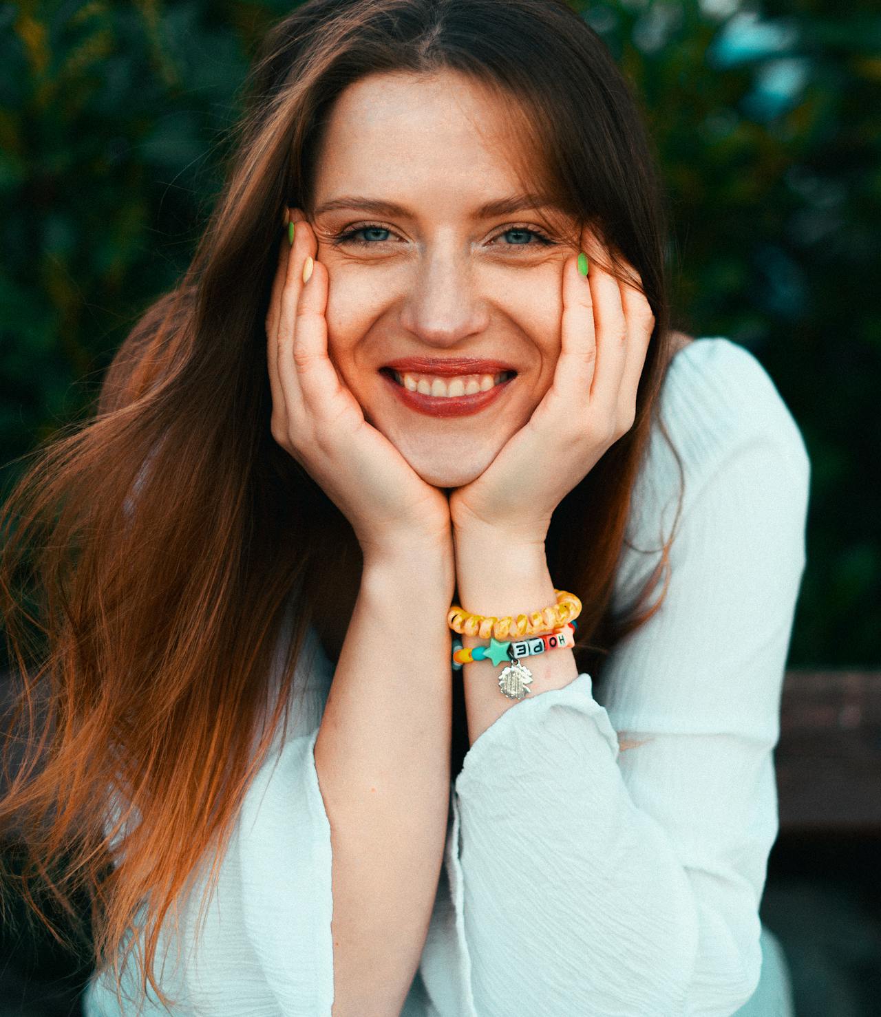 A woman smiling in admiration | Source: Pexels
