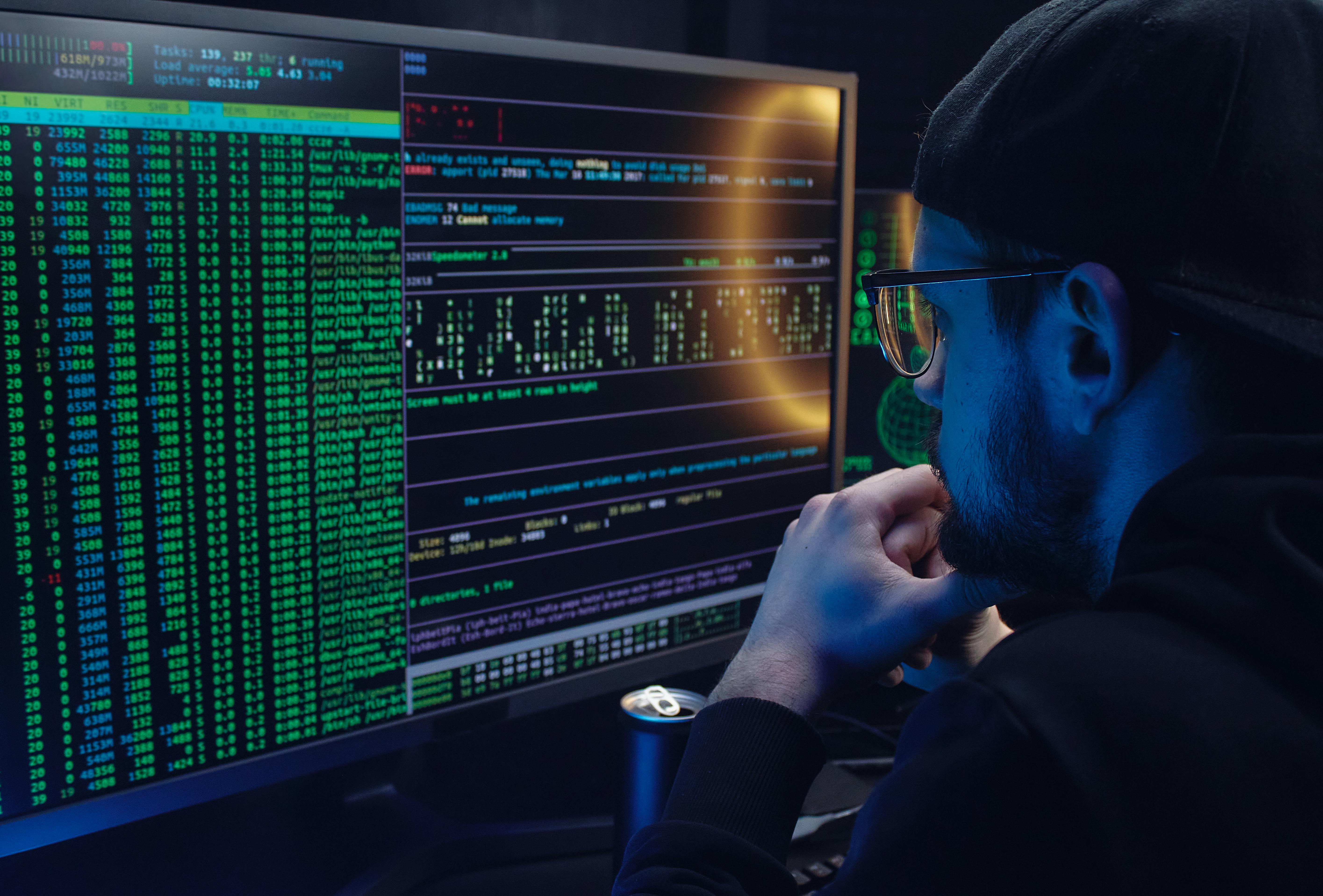 A man hacking information | Source: Pexels