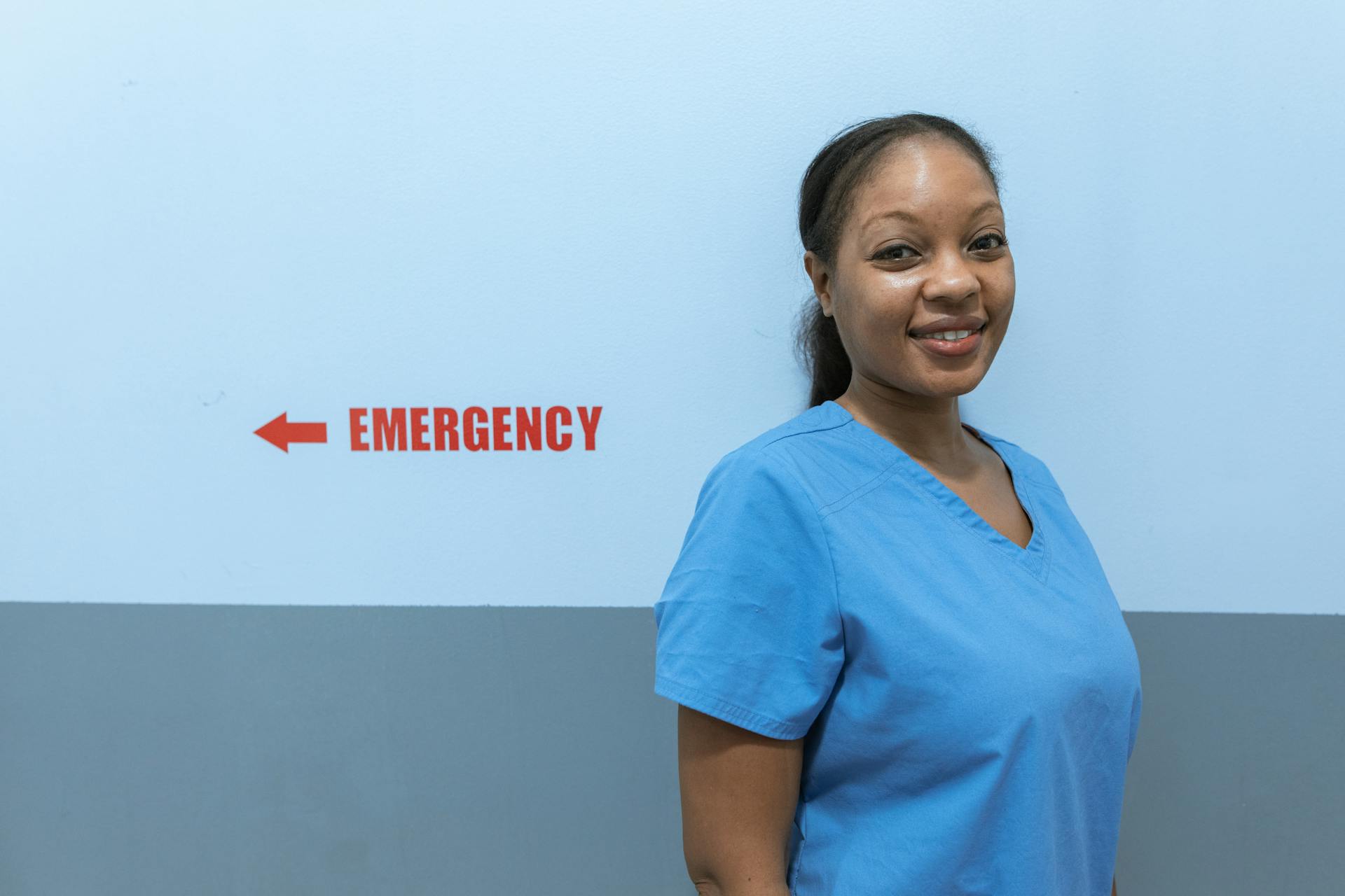 A nurse smiling | Source: Pexels