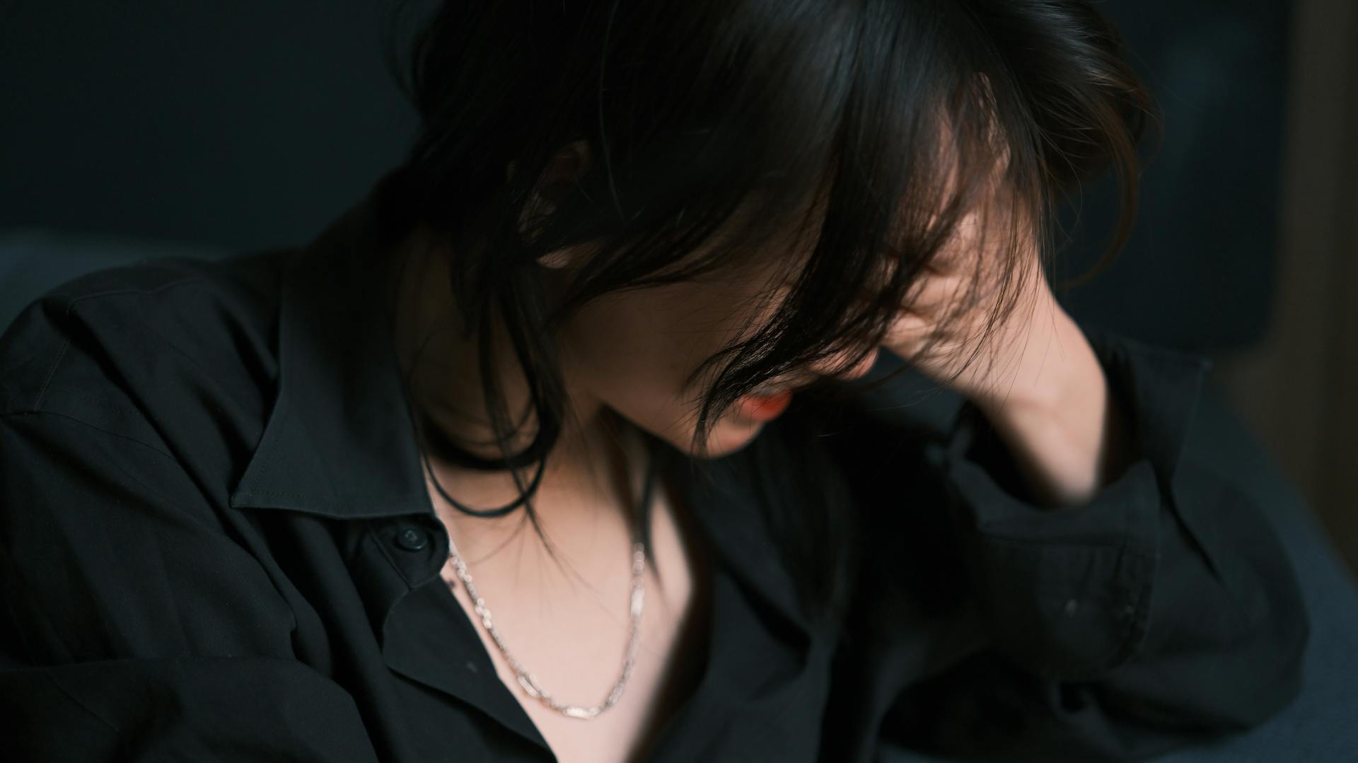 A woman crying | Source: Pexels