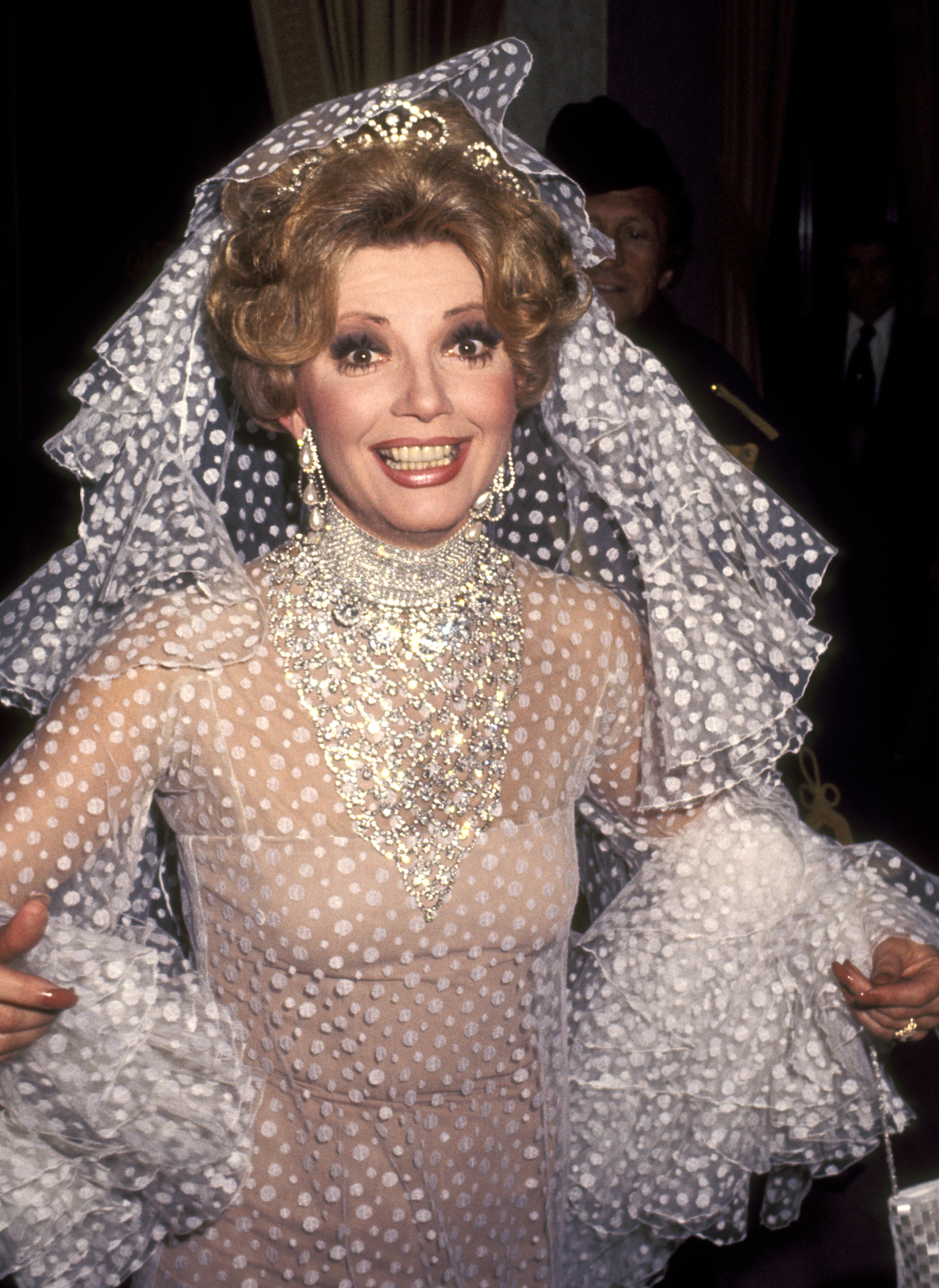 The actress attends the 22nd Annual Thalians Ball on February 13, 1977 | Source: Getty Images