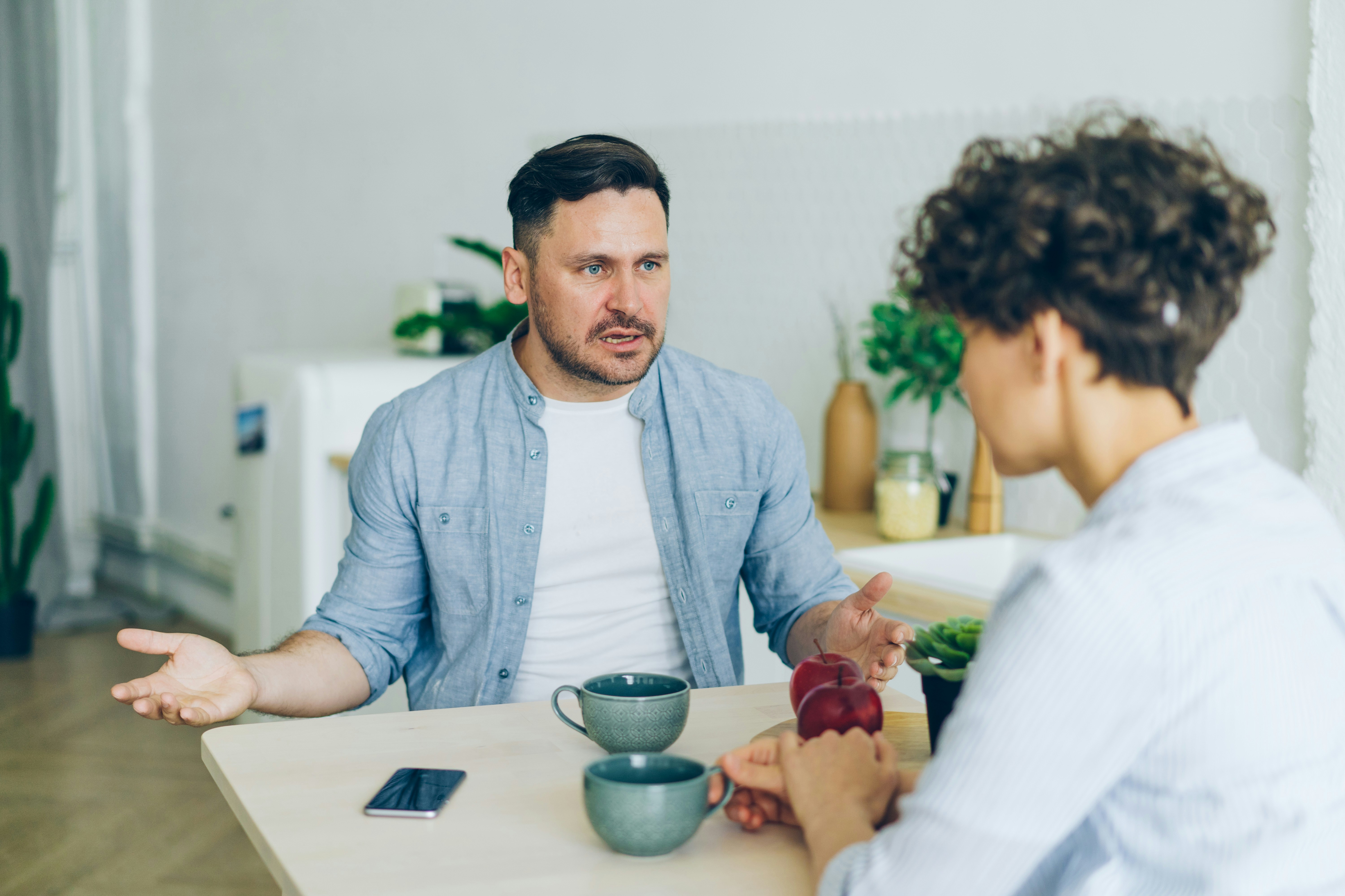 A man scolding a woman | Source: Unsplash