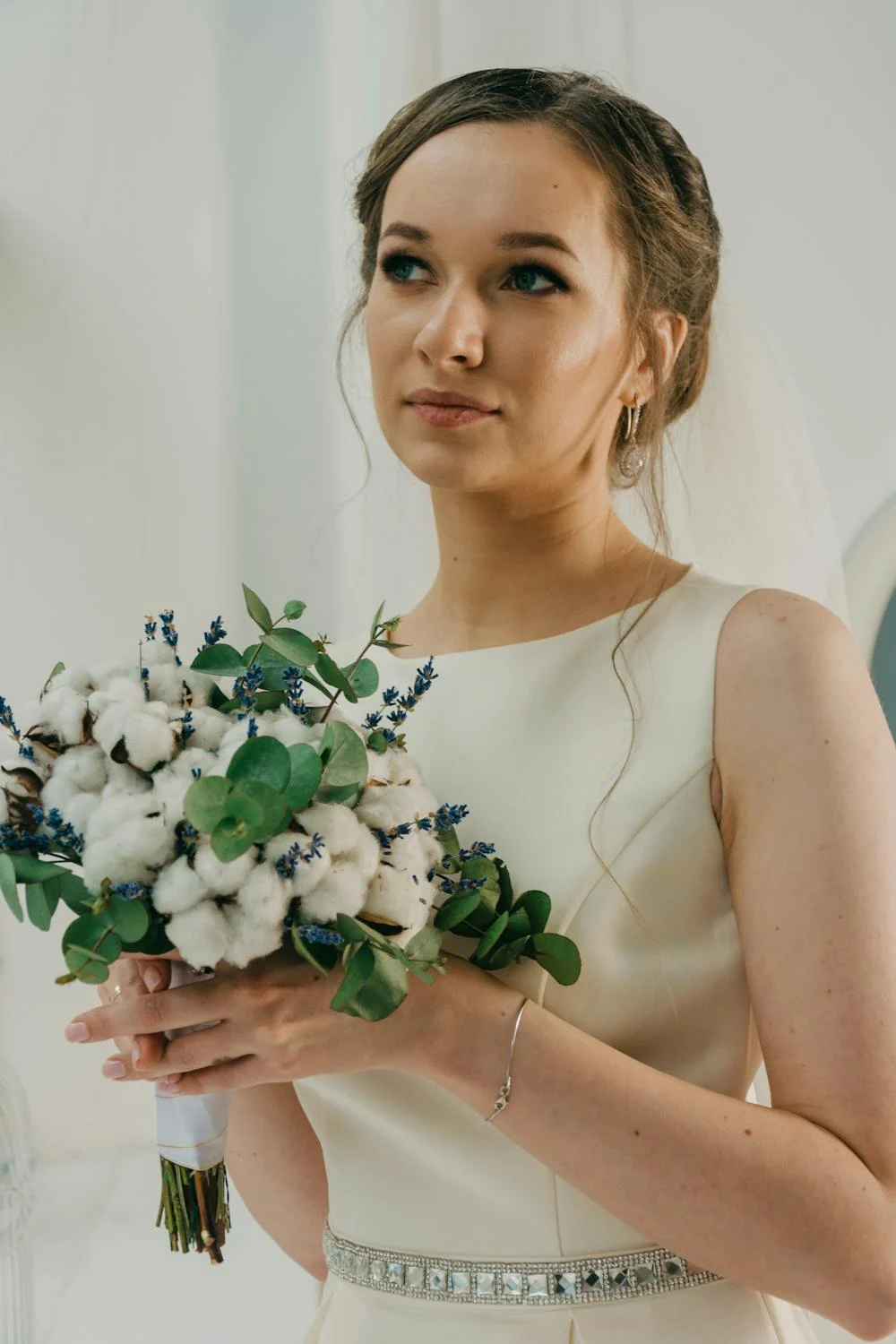 A thoughtful bride | Source: Pexels