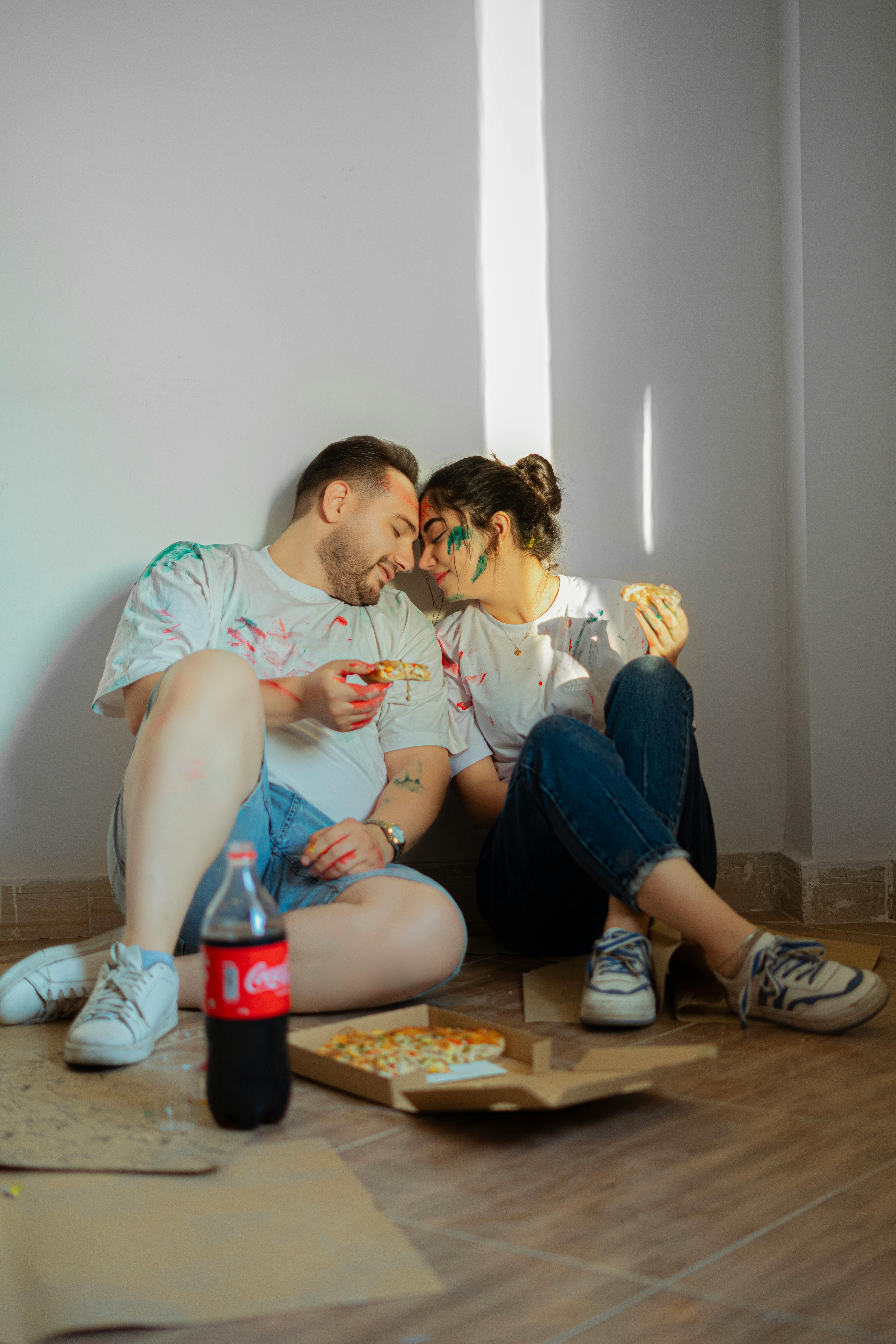 A happy and close couple | Source: Pexels
