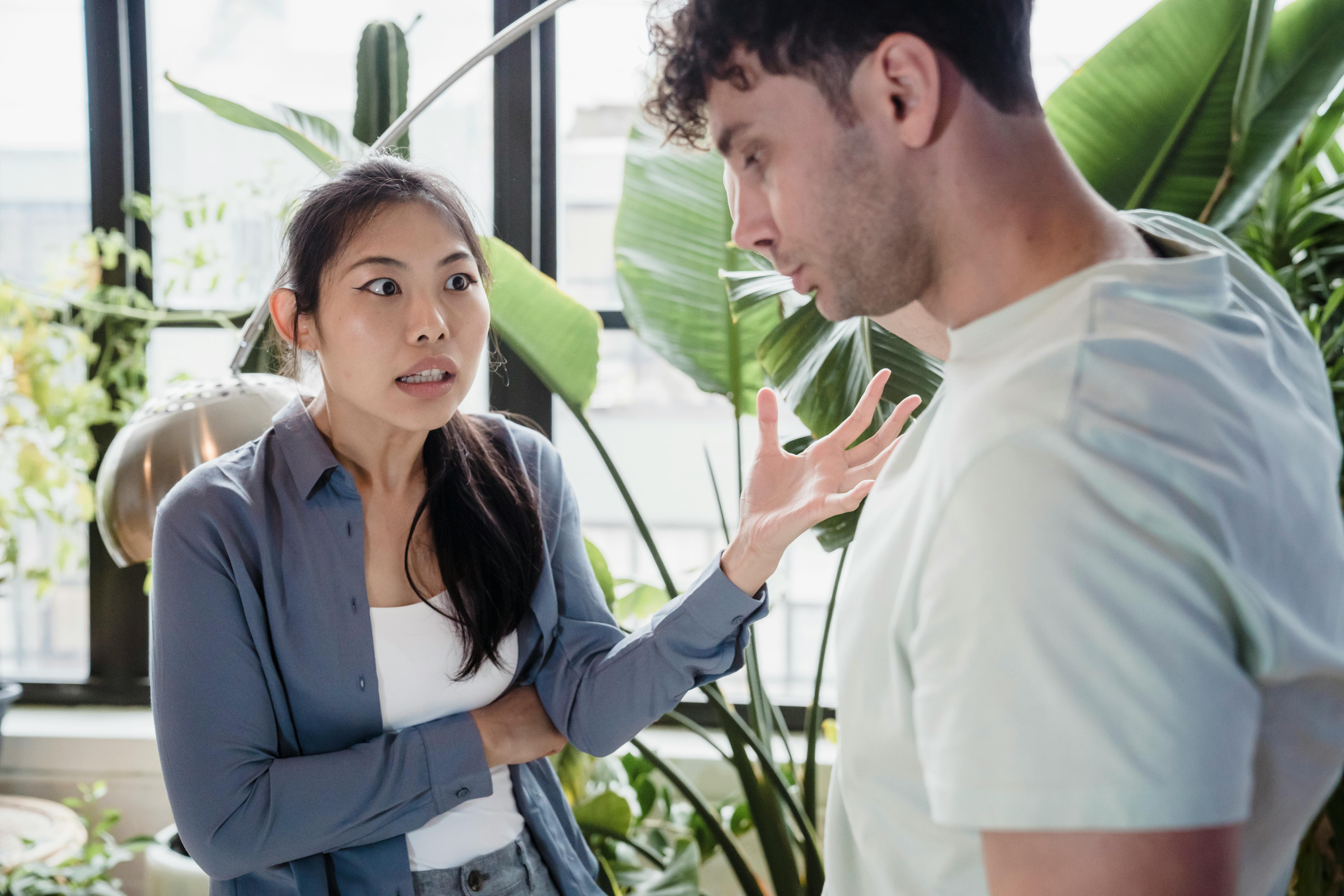 A couple disagreeing | Source: Pexels