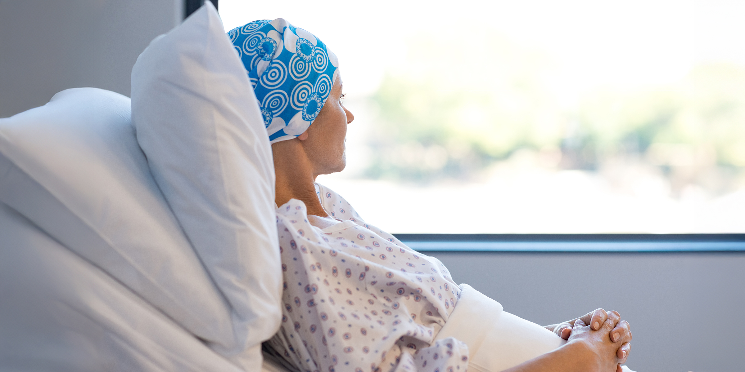 A woman in a hospital bed | Source: Shutterstock