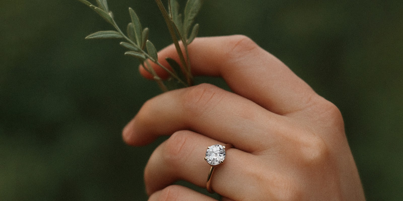 A woman's hand with an exquisite ring. | Source: Sora