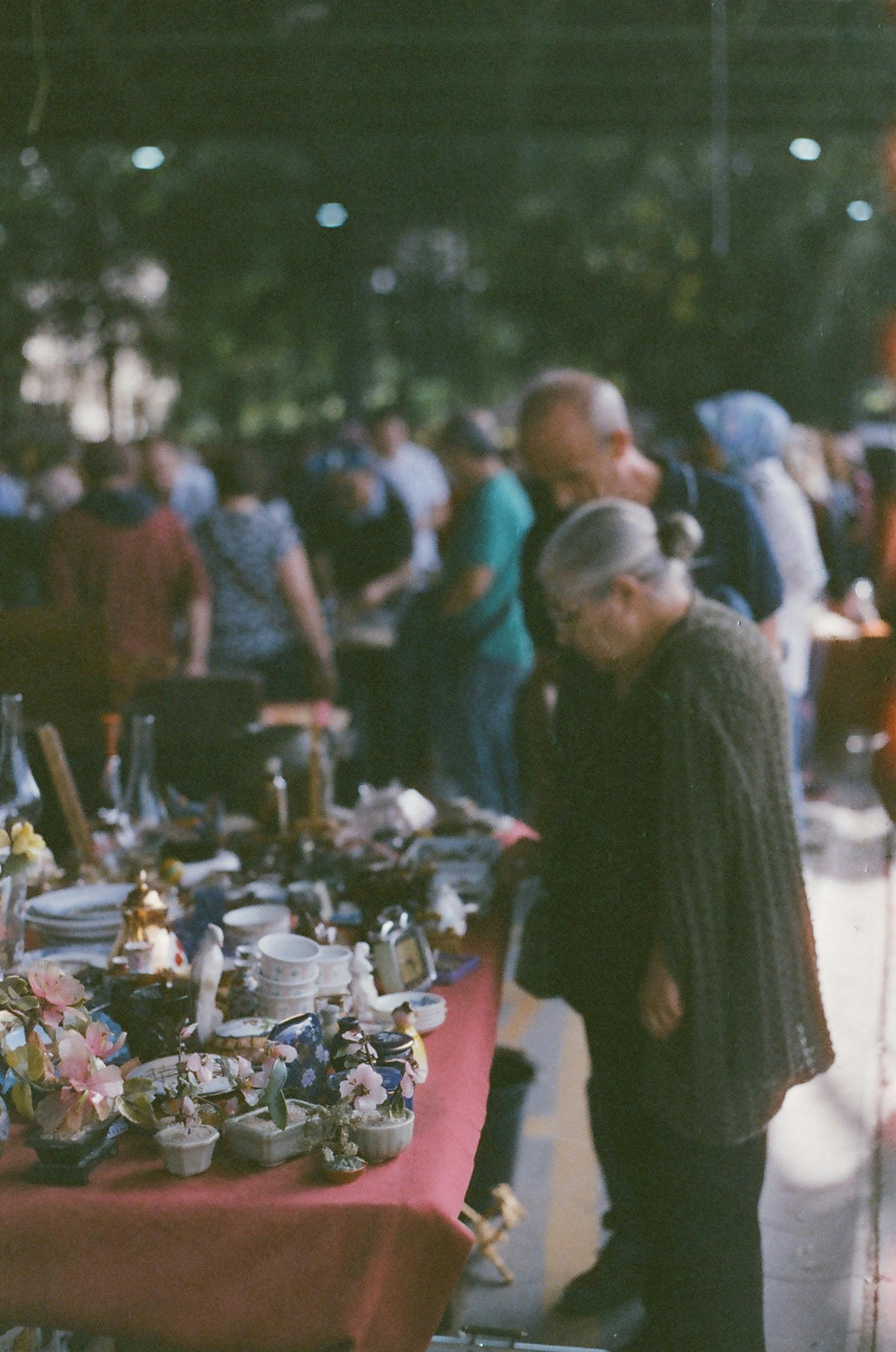 People at a marketplace | Source: Pexels
