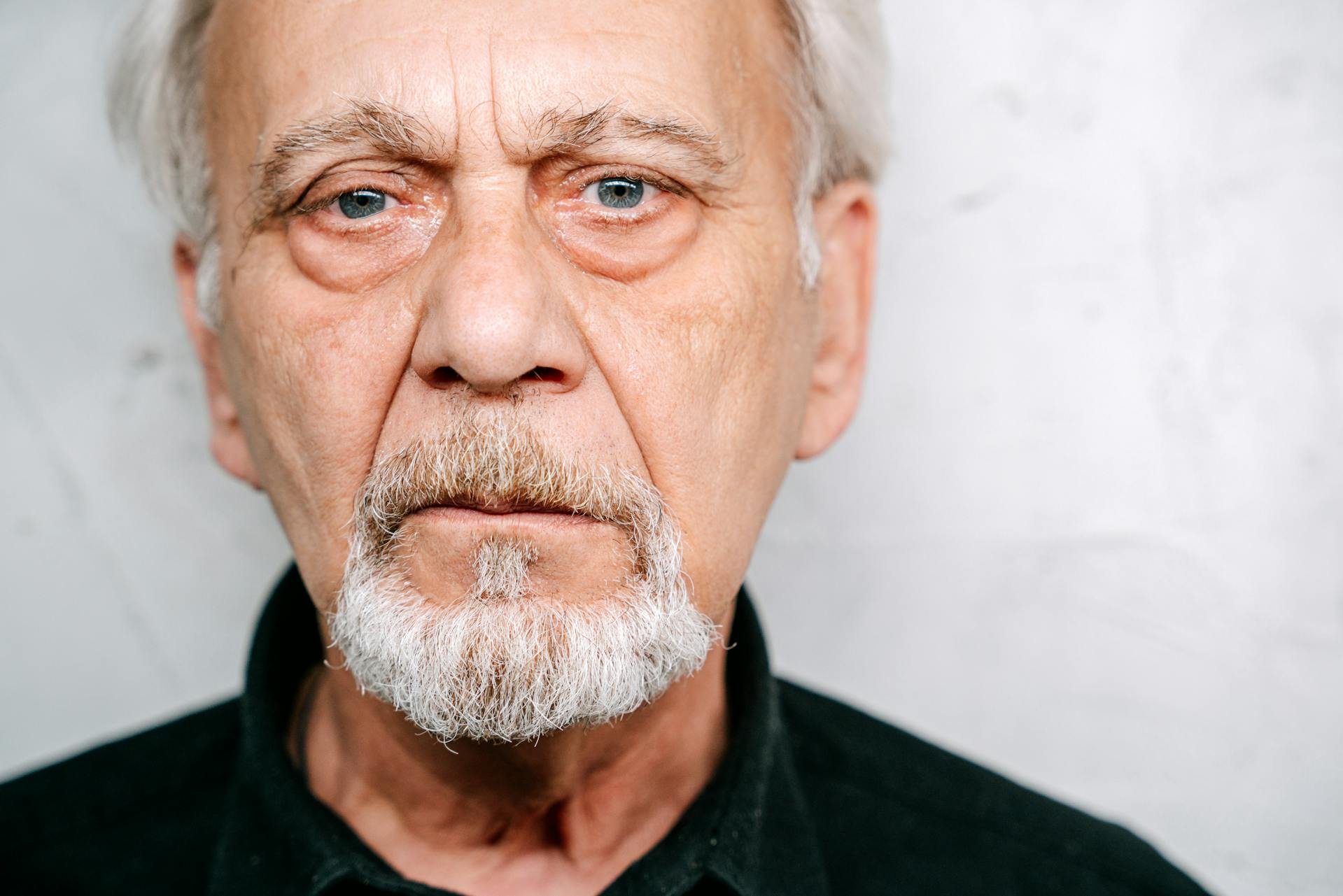 Portrait of an emotional elderly man | Source: Pexels