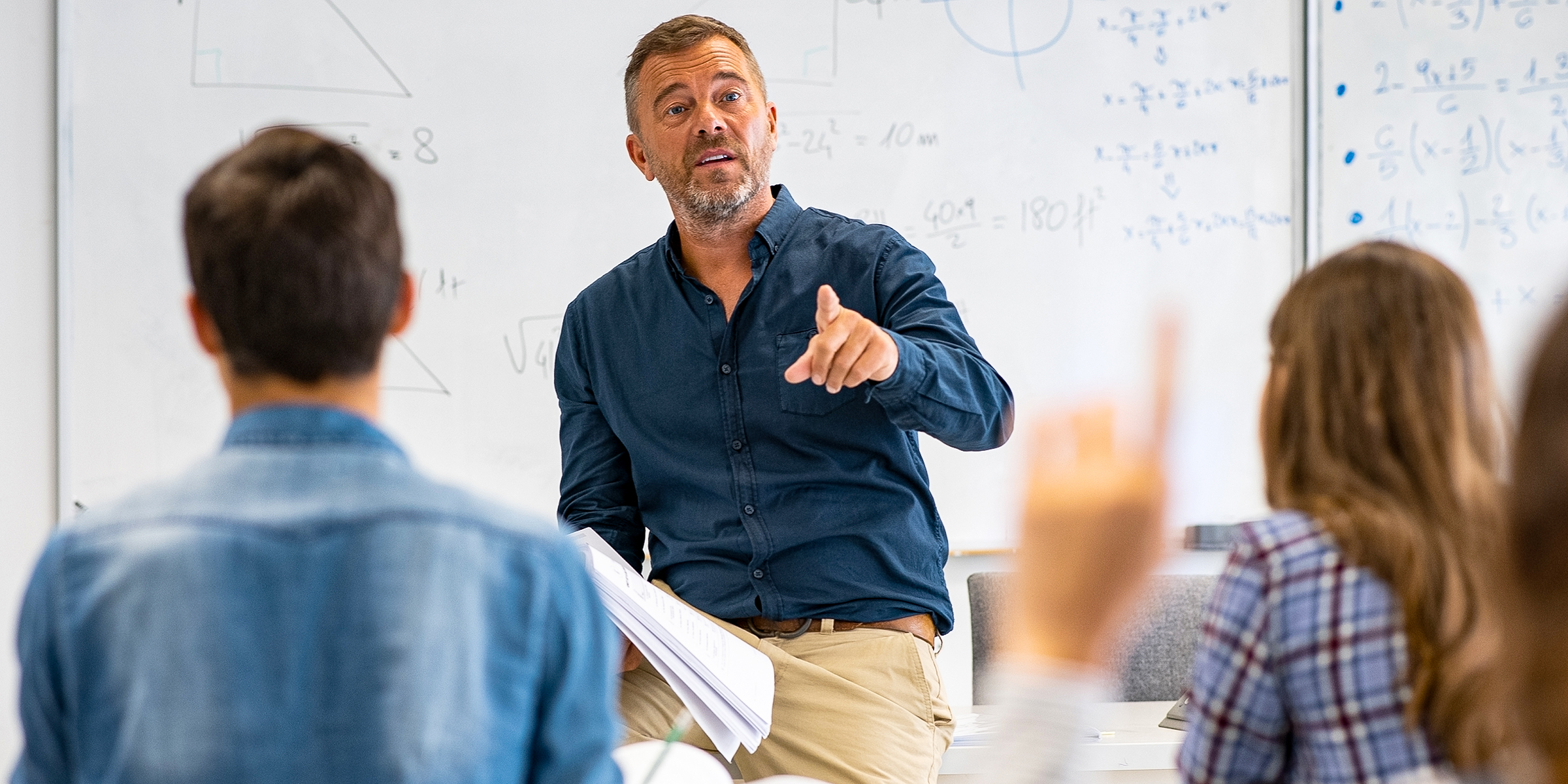 Man lectures his students | Source: Pexels