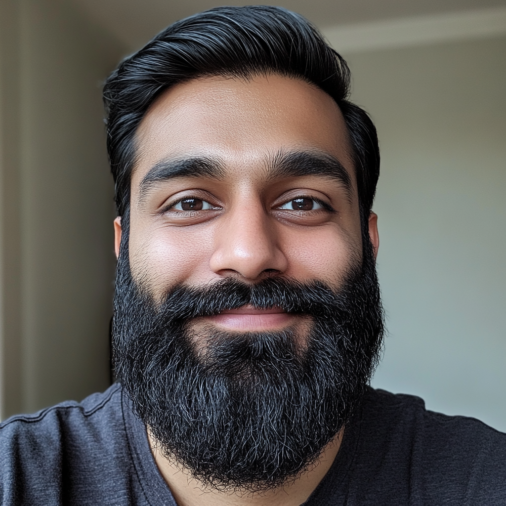 A close up of a smiling man | Source: Midjourney