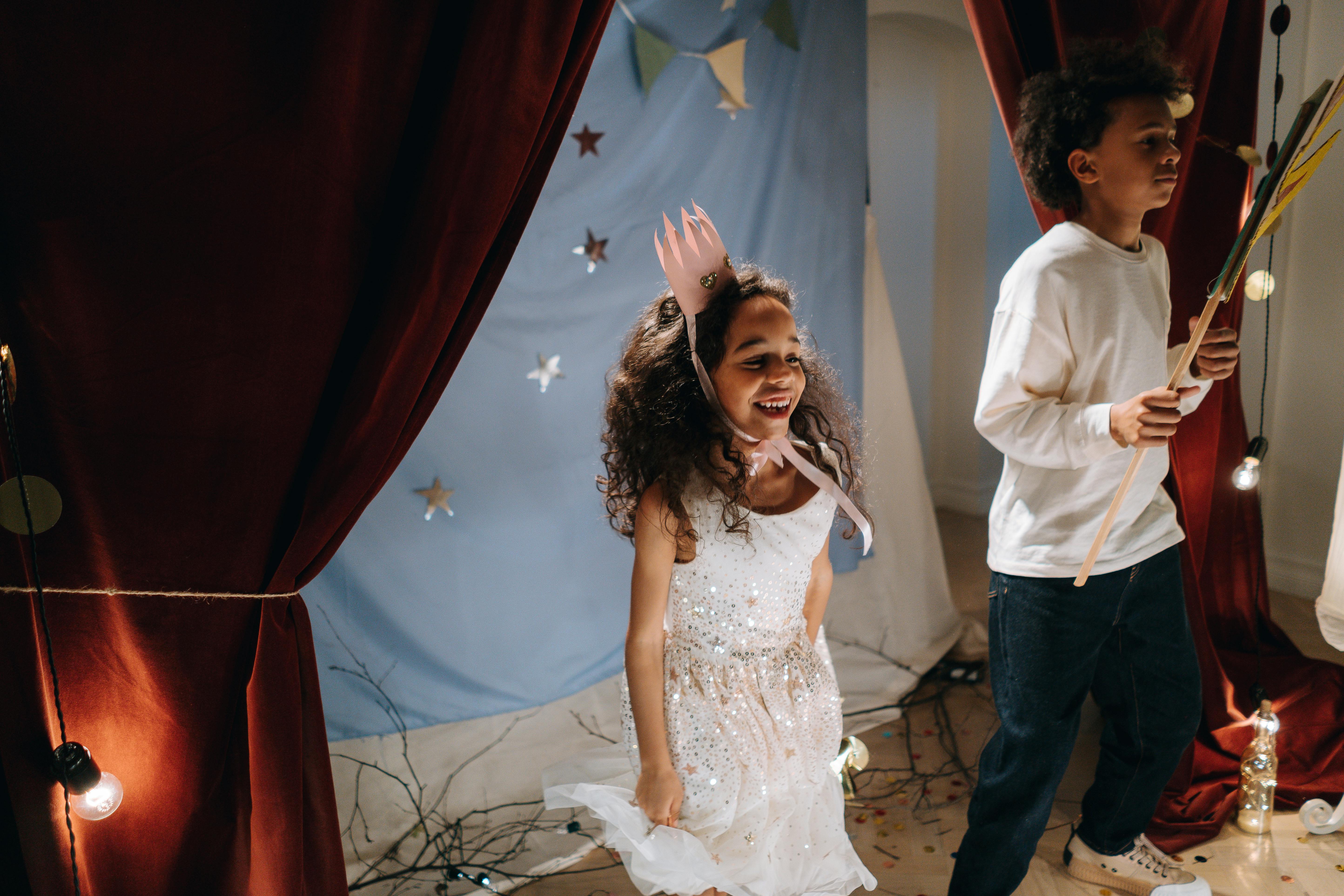 Children acting in a school play | Source: Pexels