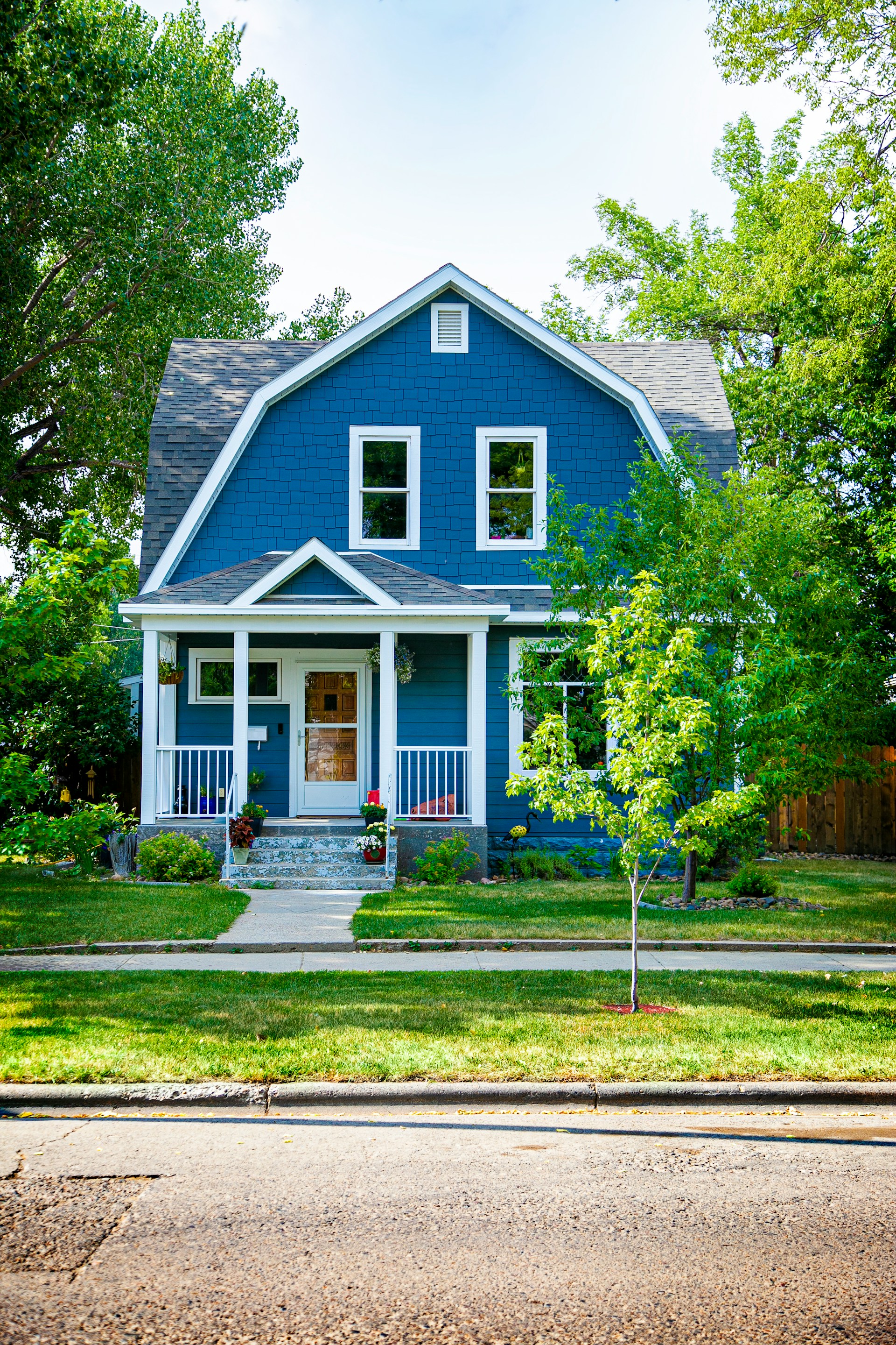 A house in a suburban neighborhood | Source: Unsplash