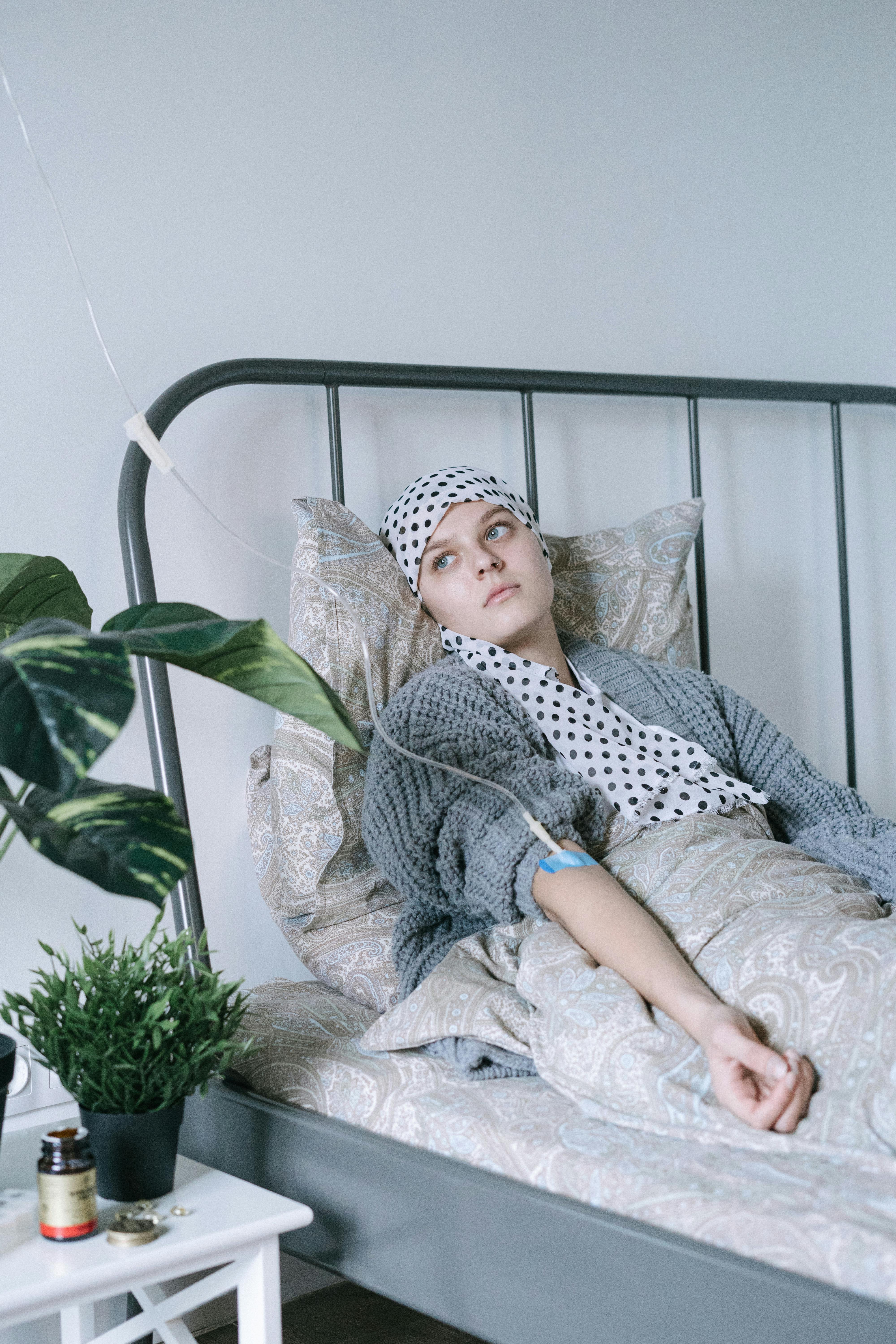 A sad and sick woman | Source: Pexels