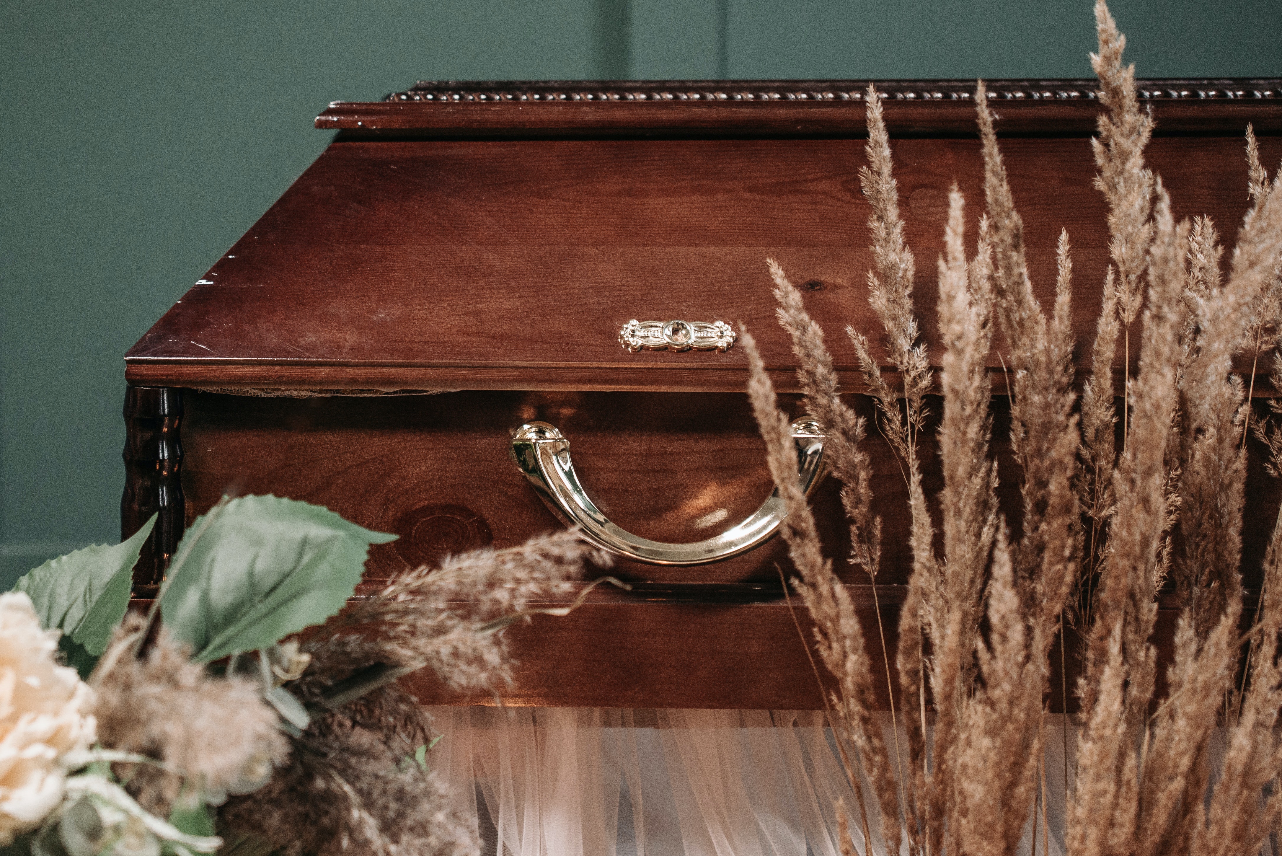 A closed casket | Source: Pexels