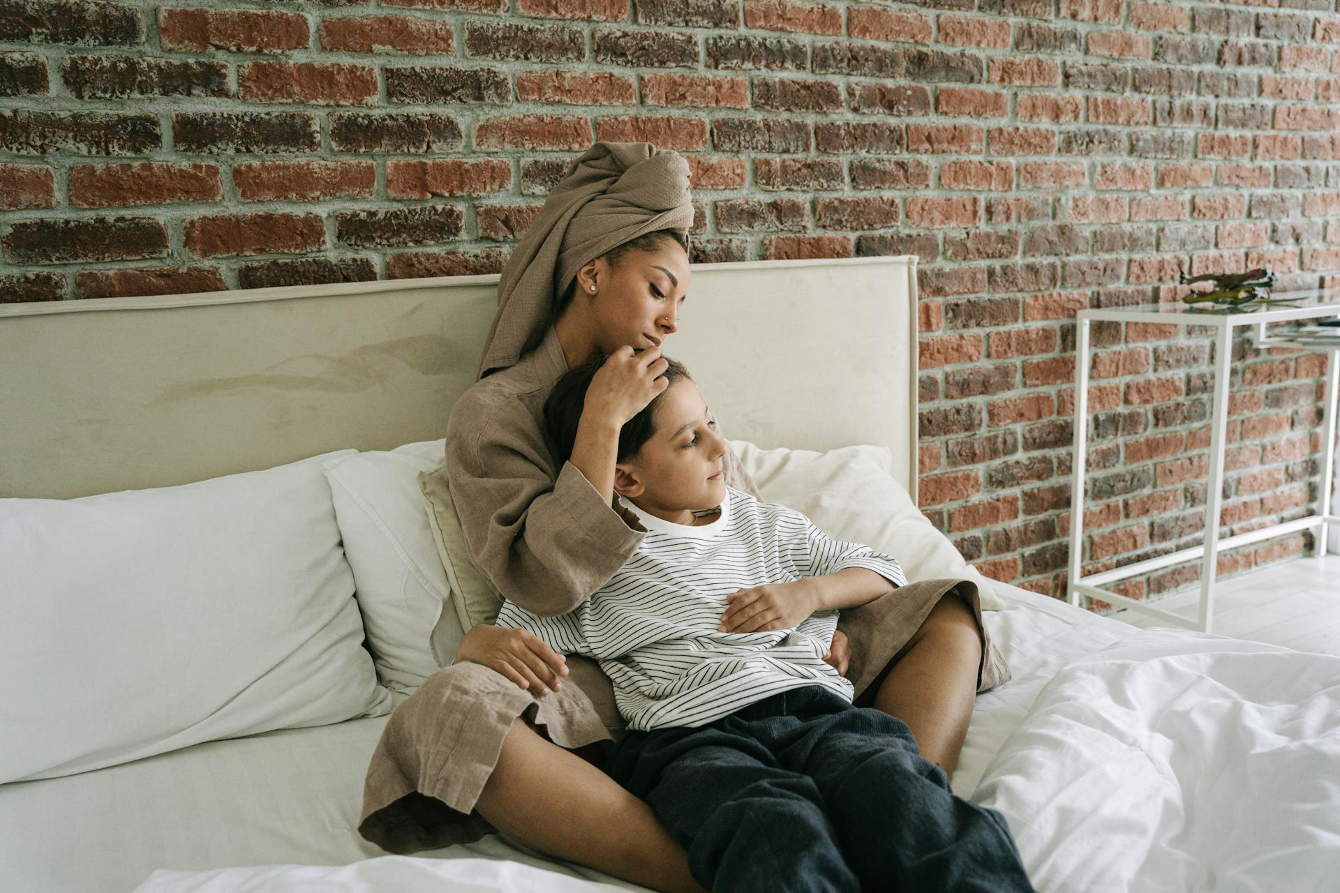A mother bonding with her son | Source: Pexels