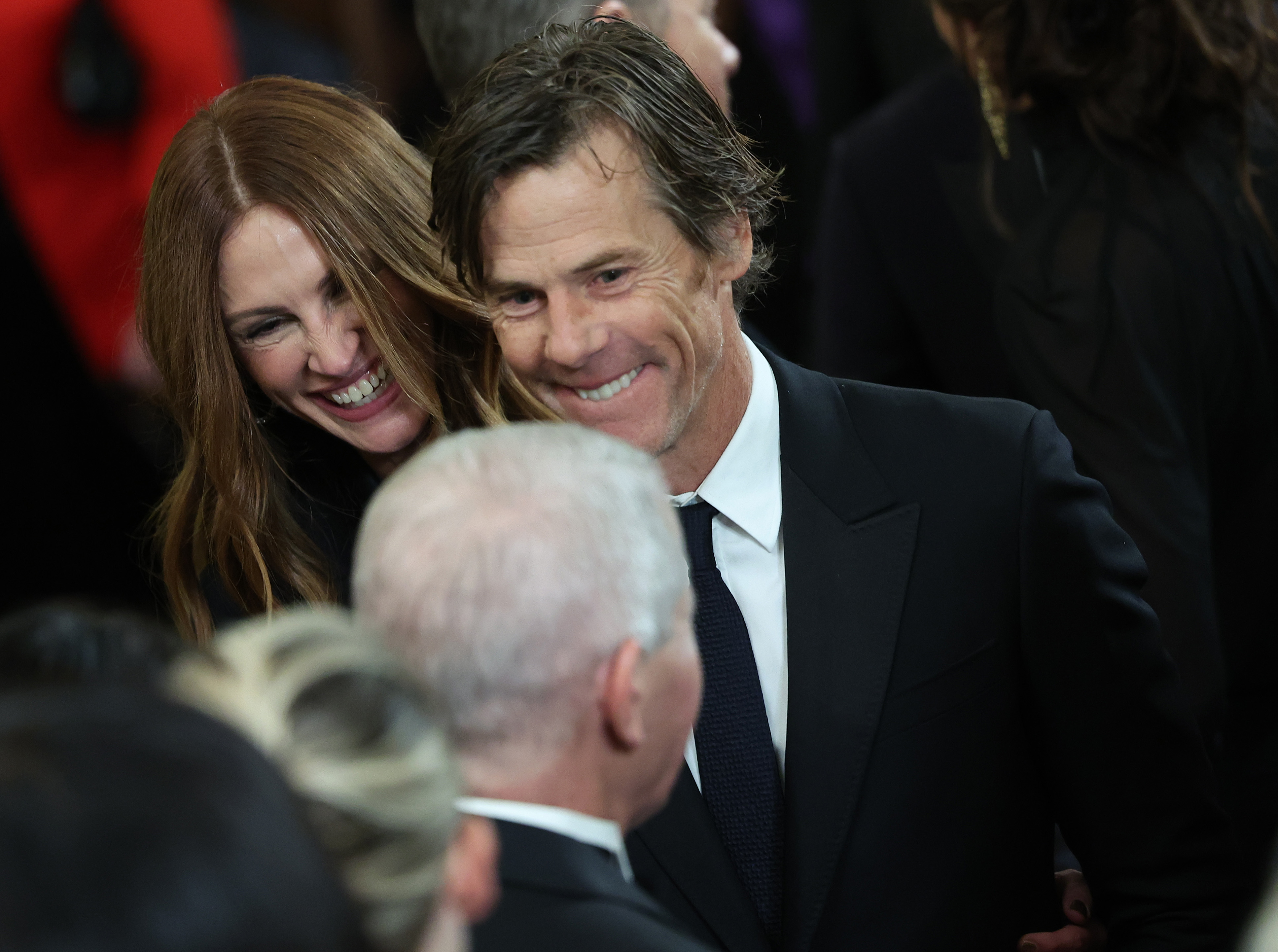 Julia Roberts and Daniel Moder talked to Dr. Anthony Fauci during a reception for the Kennedy Center honorees at the White House on December 4, 2022, in Washington, DC. | Source: Getty Images