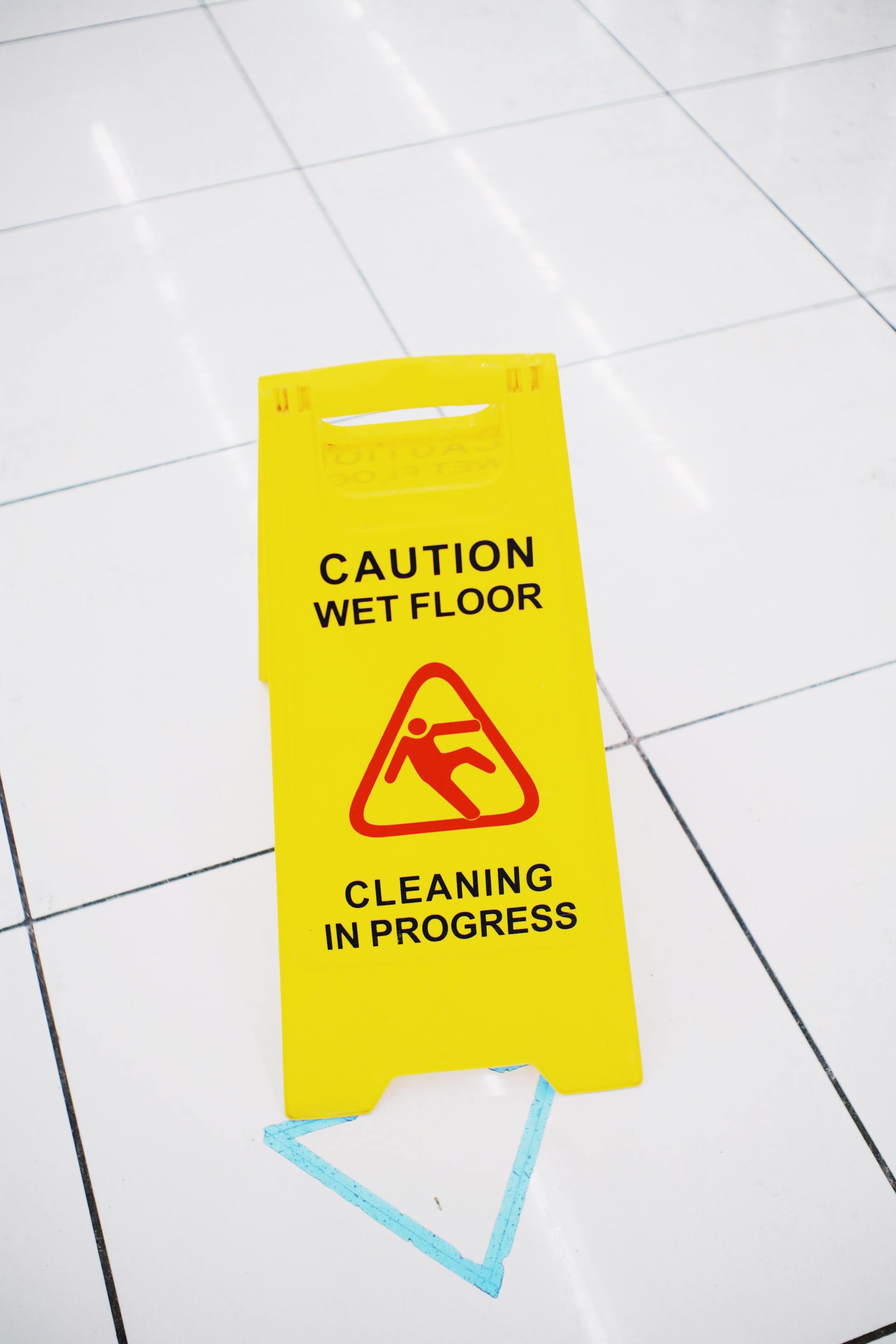 A wet floor sign | Source: Pexels