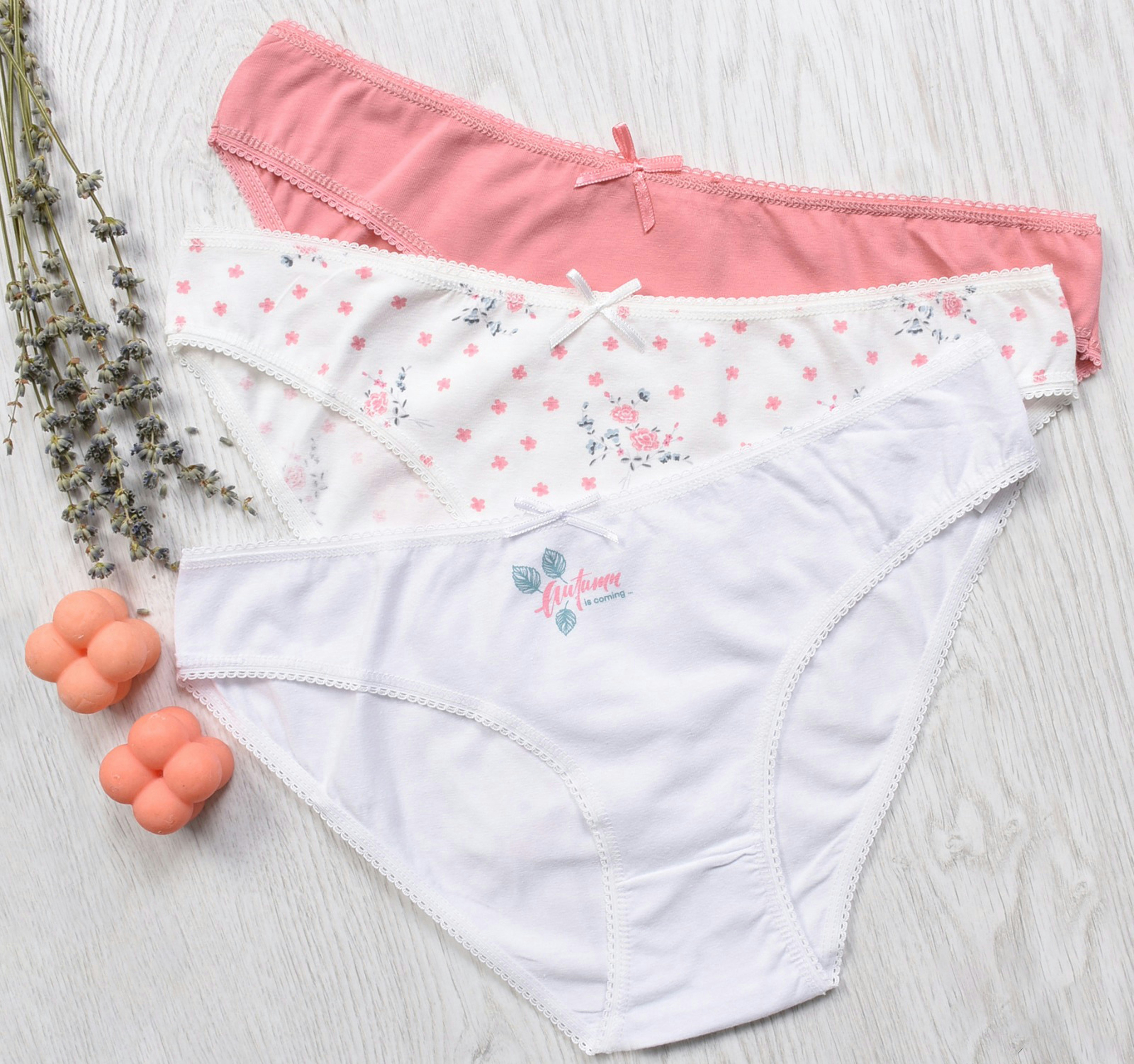 Women's underwear | Source: Unsplash