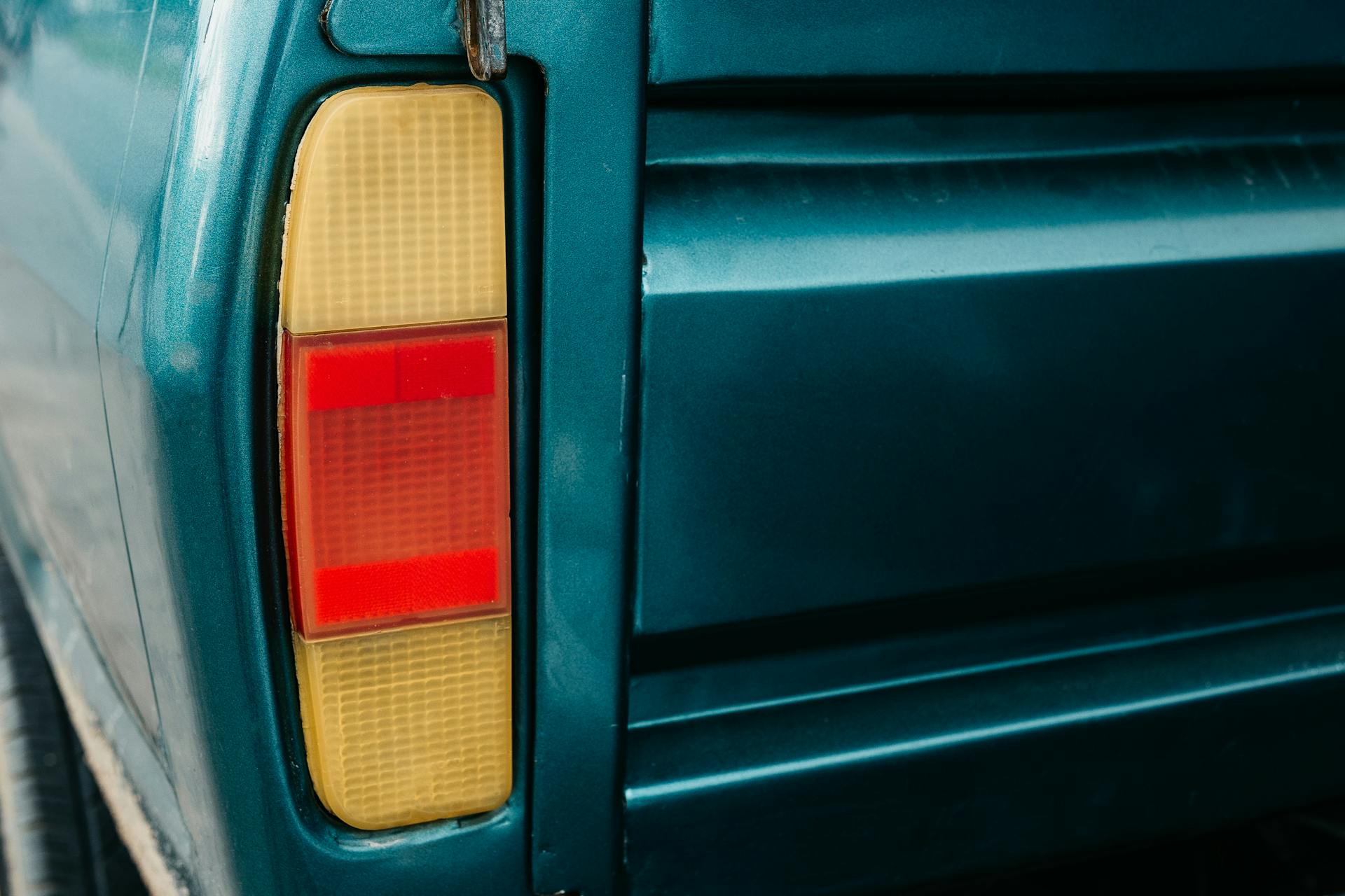 Rear light of a car | Source: Pexels
