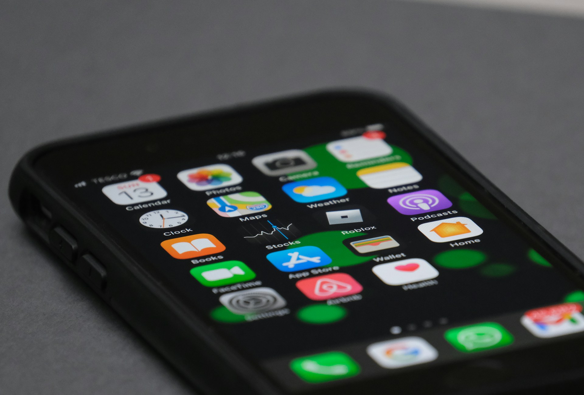 Close-up shot of a phone | Source: Unsplash